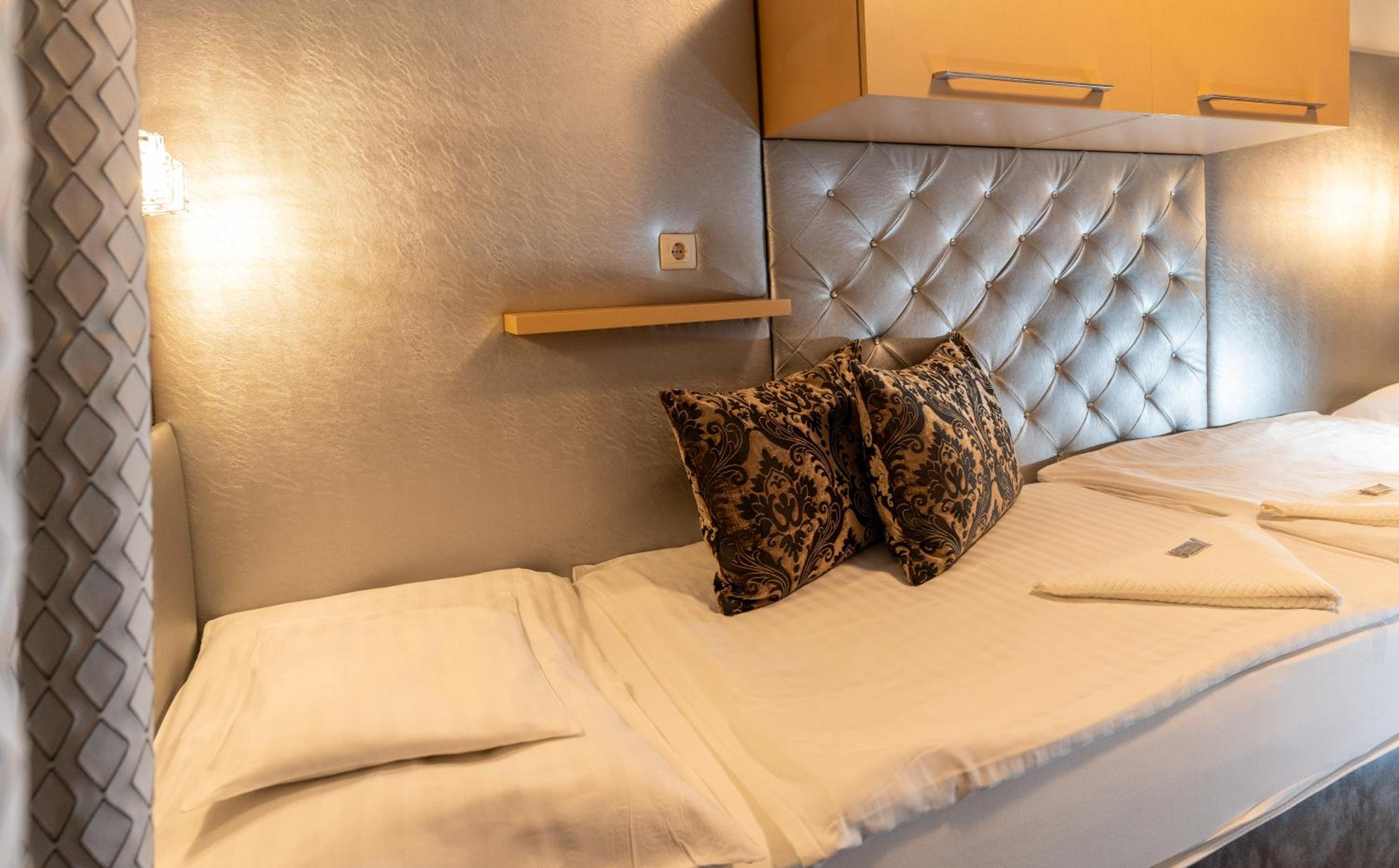 Twin Room - Photo 35