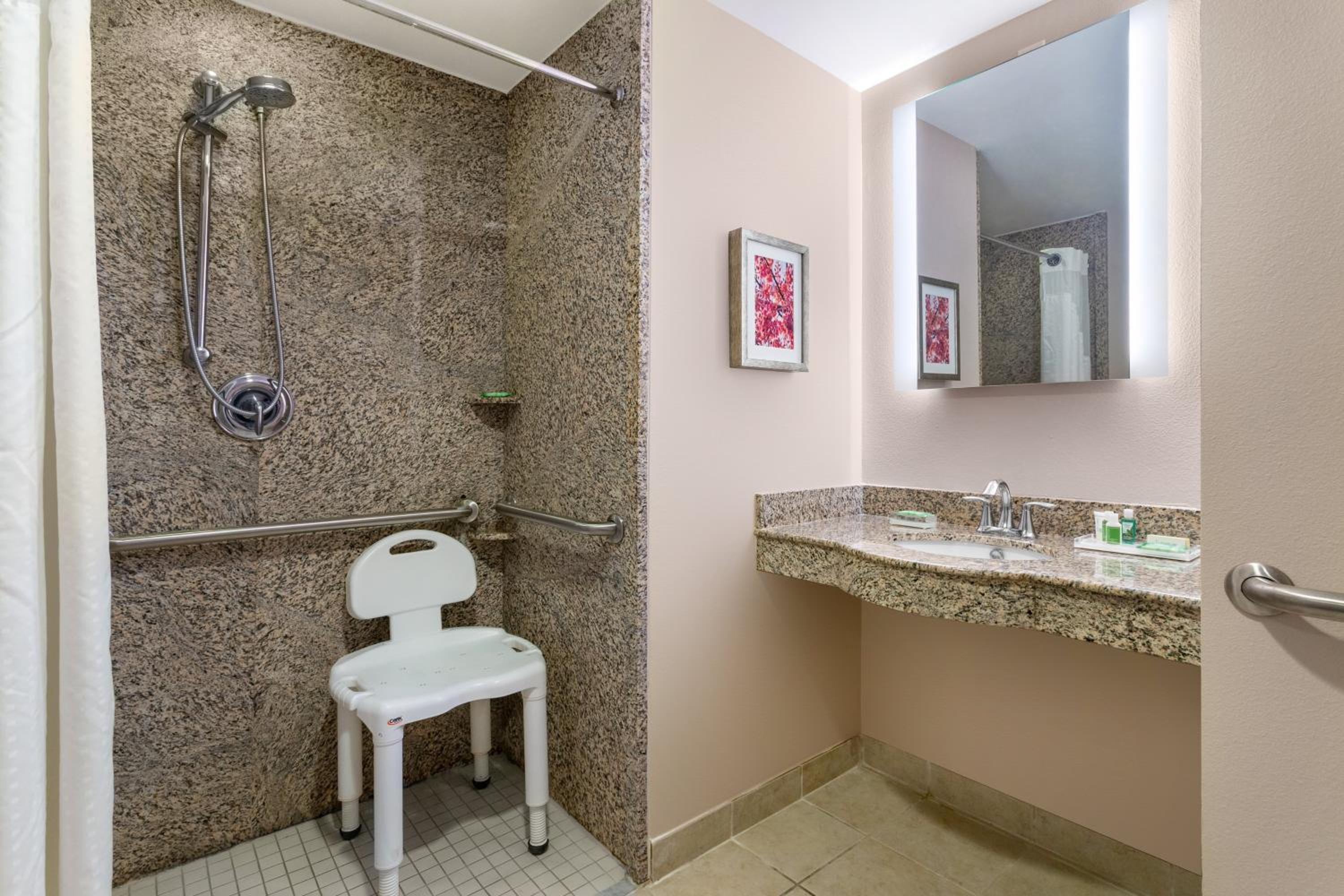 Standard Queen Room with Two Queen Beds and Mobility Accessible Roll-In Shower photo 3