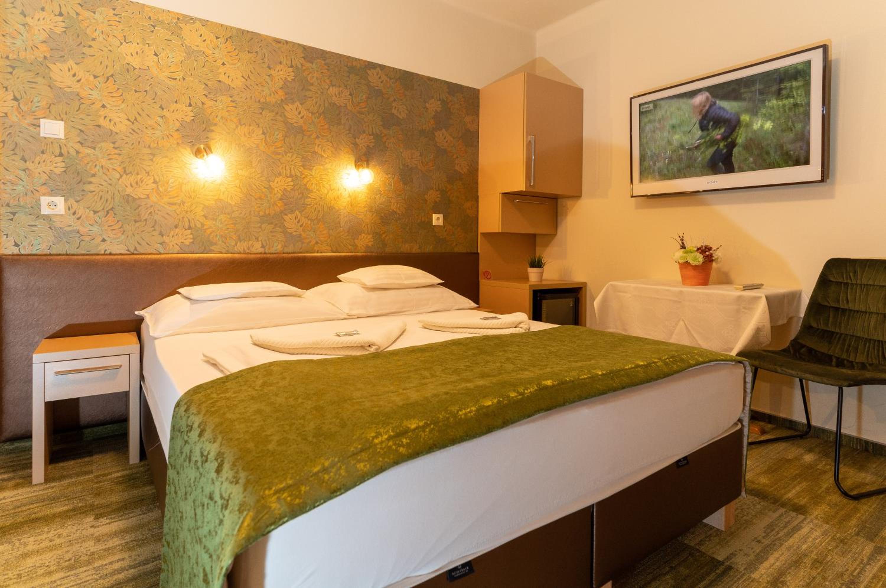 Triple Room - Photo 29