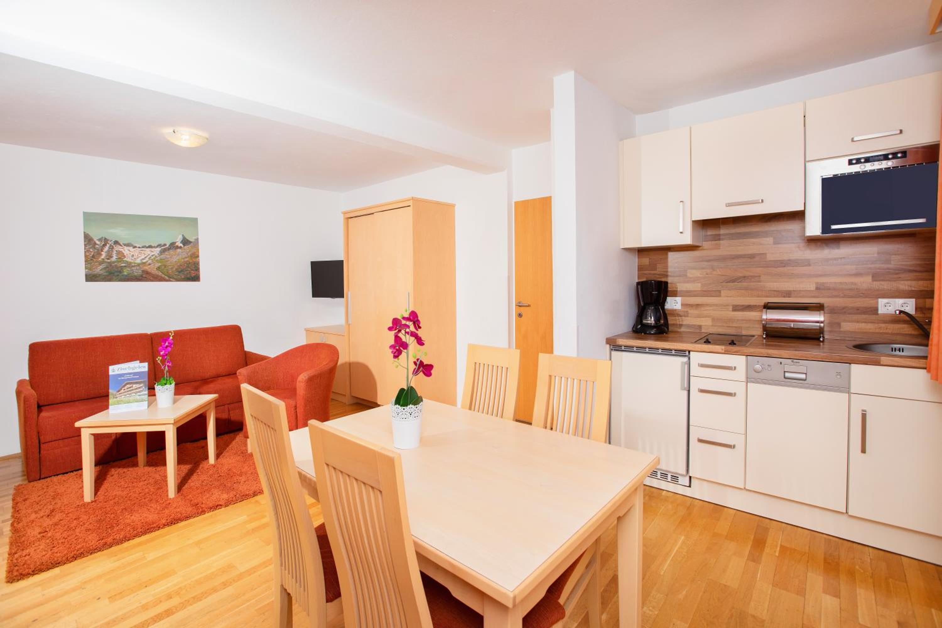 Apartment photo 1