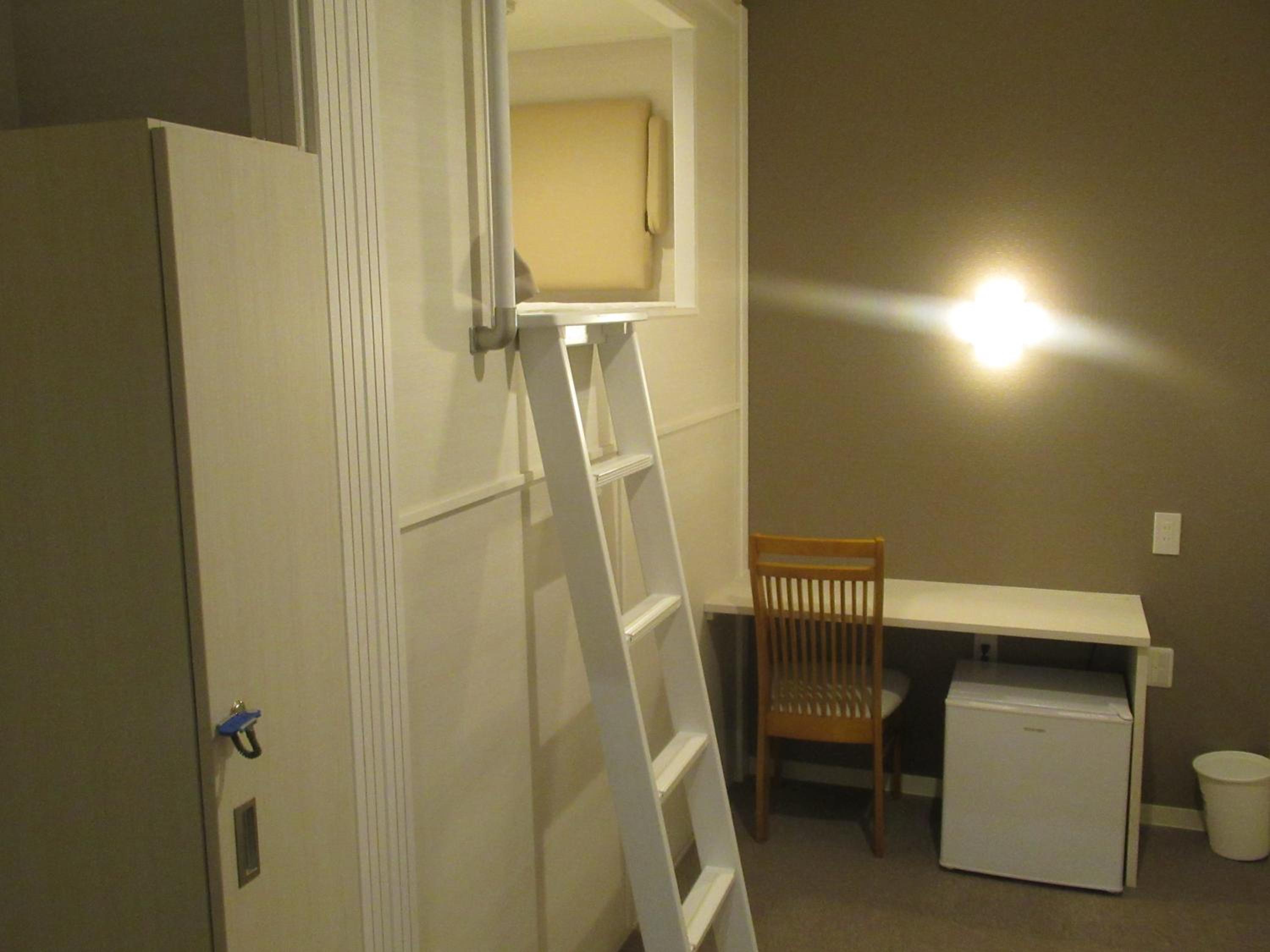 Compact Cabin Capsule Room for Male Only - Non-Smoking photo 3