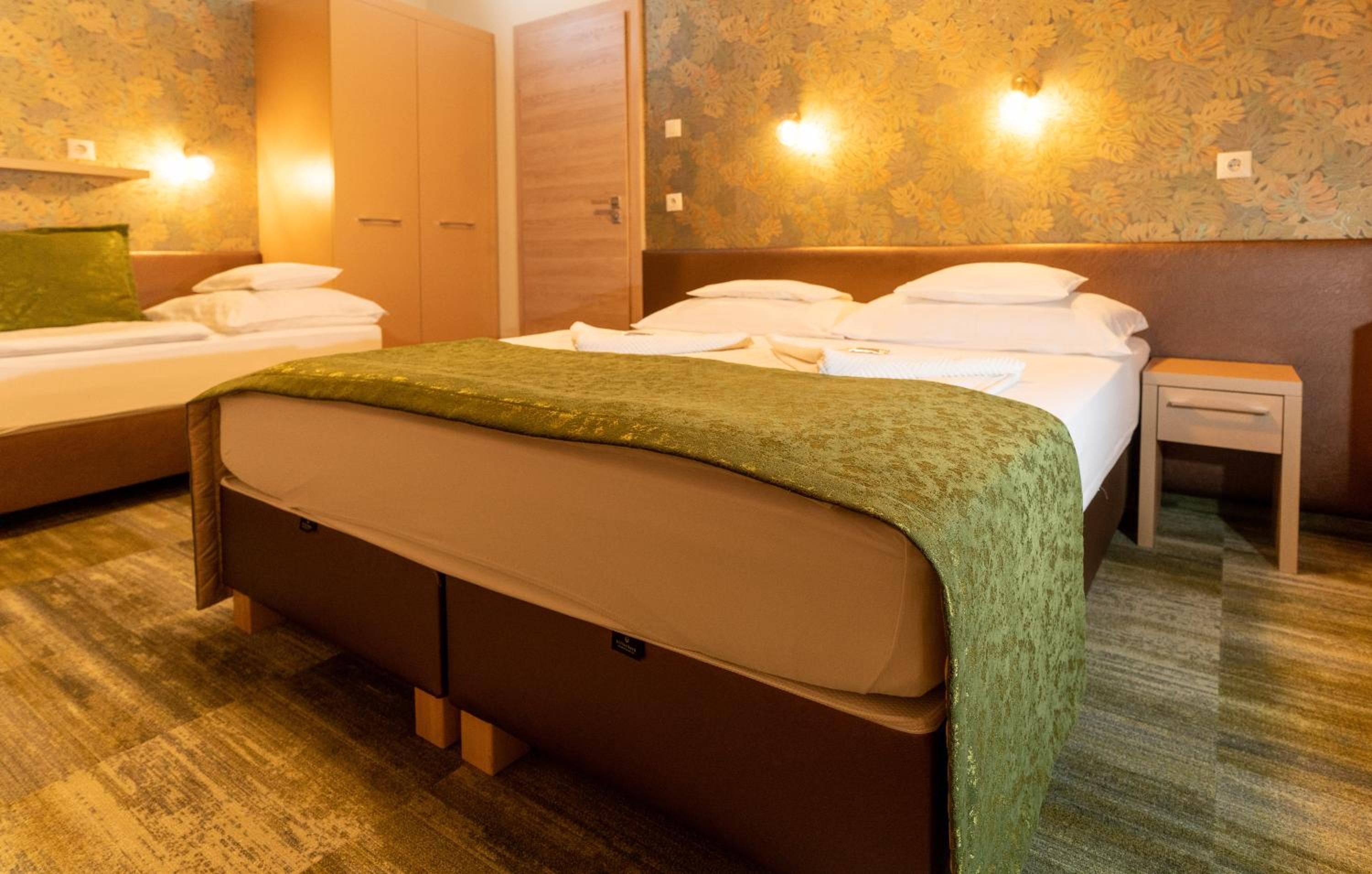 Triple Room - Photo 32