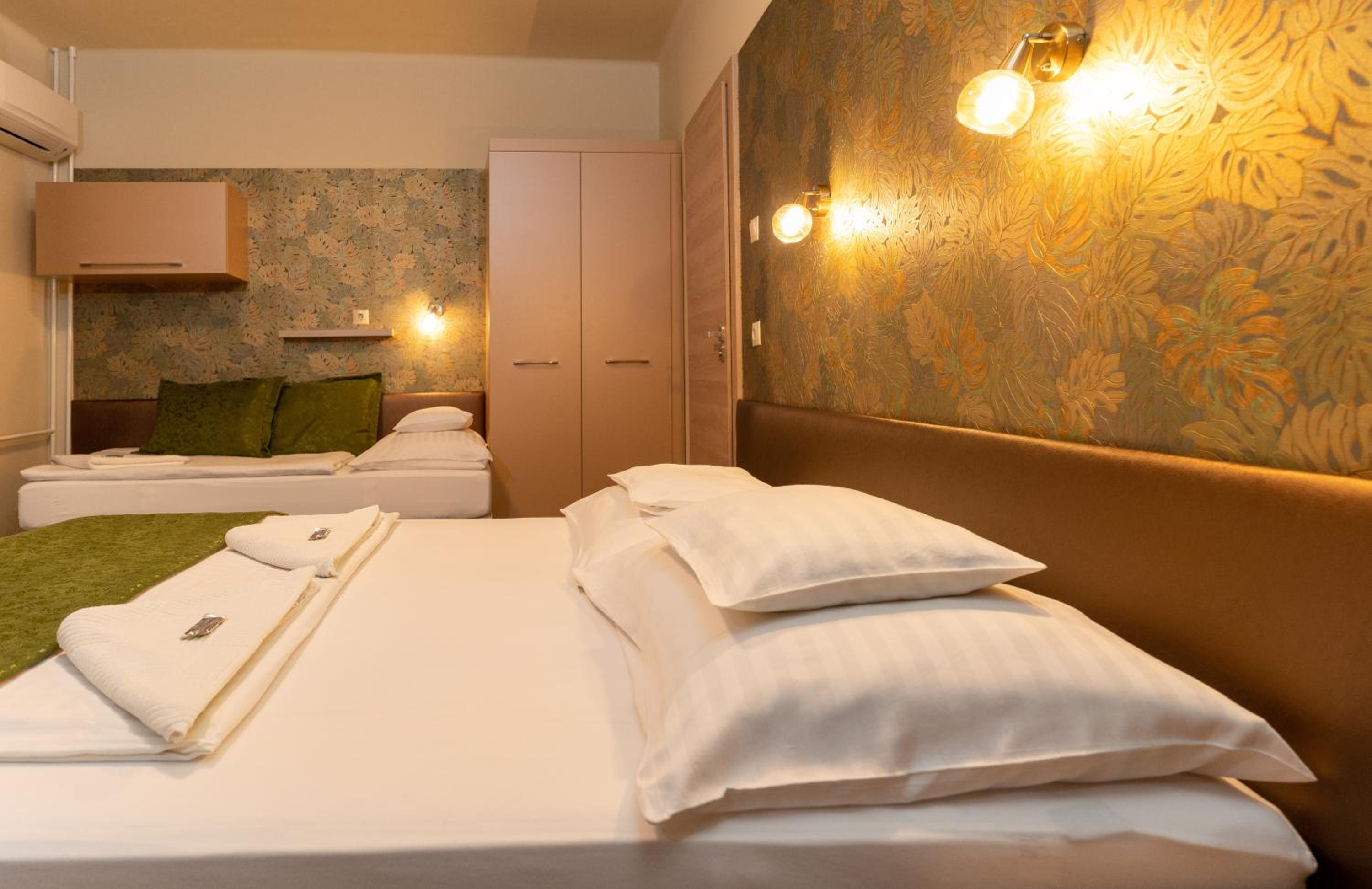 Triple Room - Photo 28