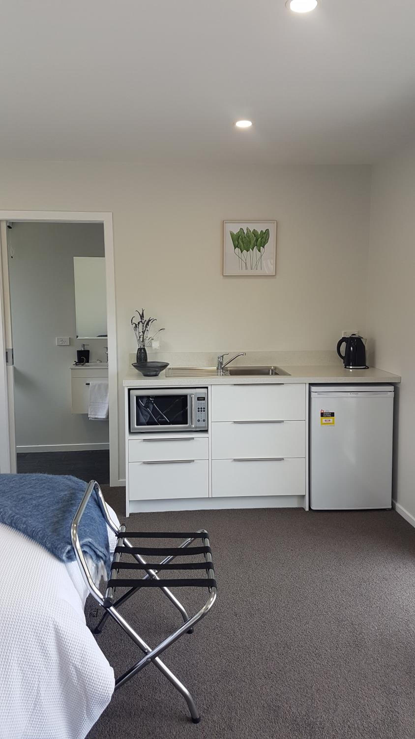 Apartment with Mountain View - Photo 3