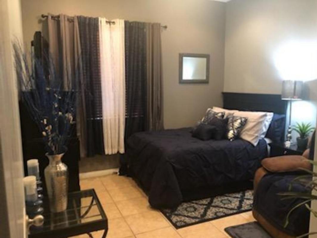 Single Room with Shared Bathroom photo 2