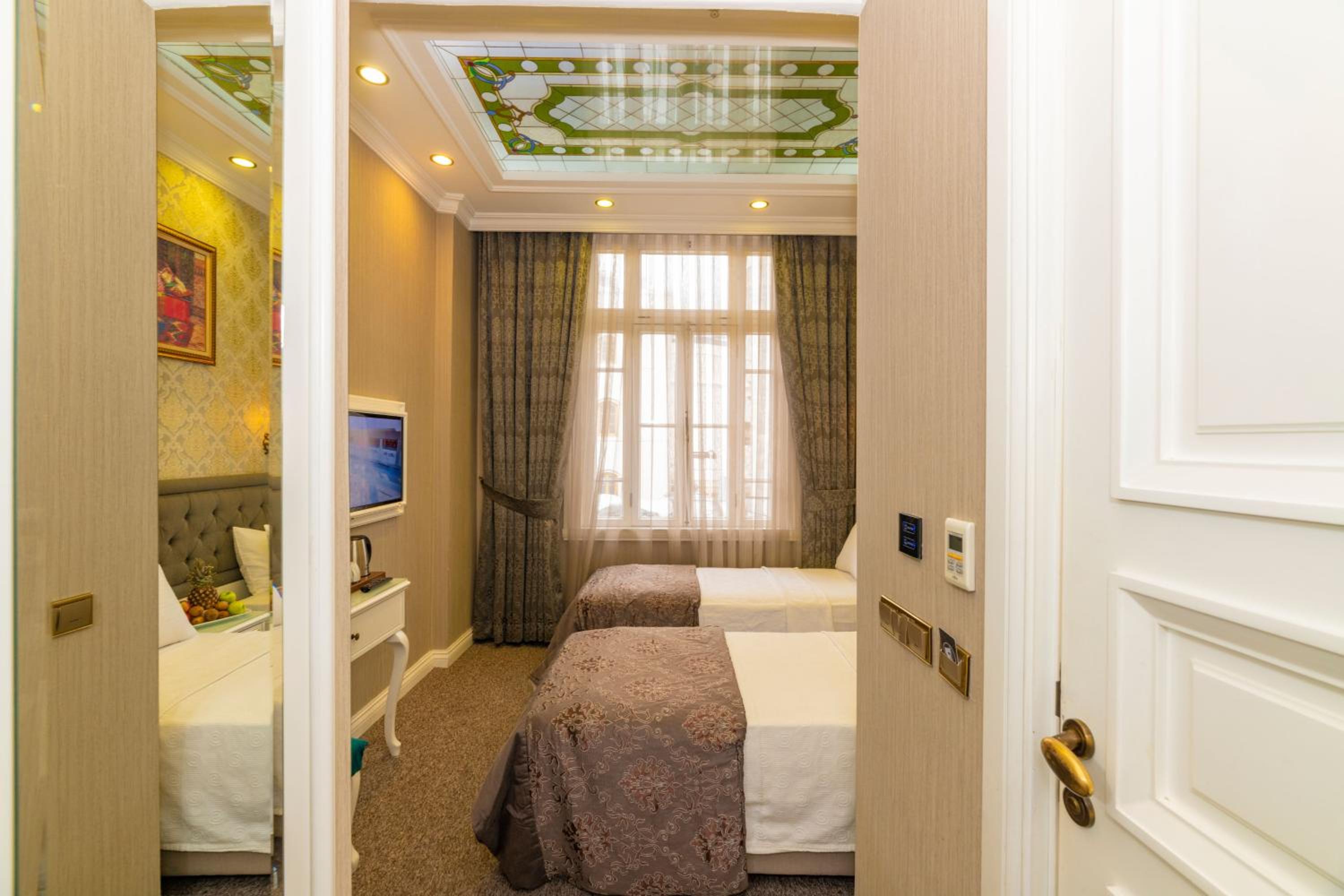 Superior Double or Twin Room photo 3