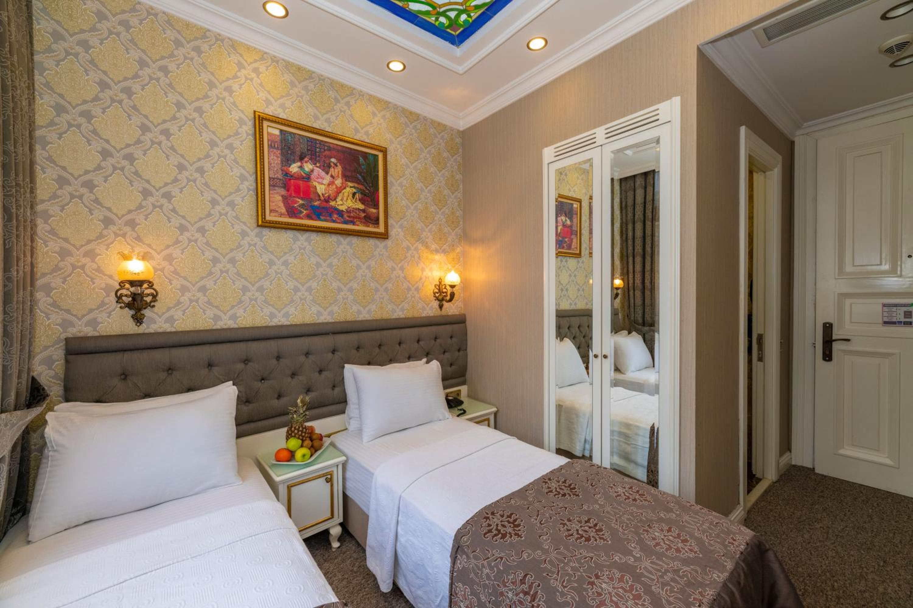 Superior Double or Twin Room photo 2