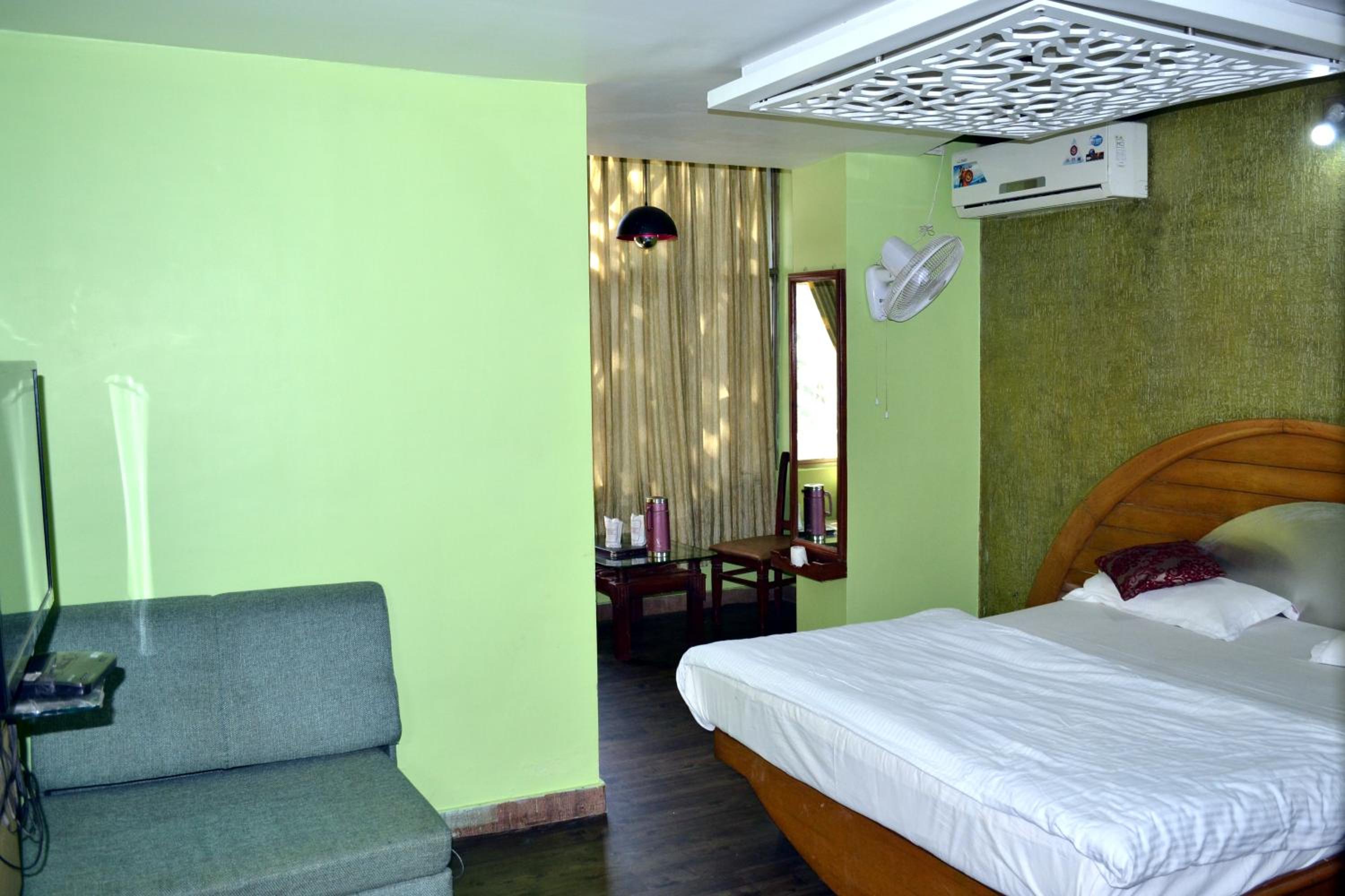 Deluxe Double Room photo 2