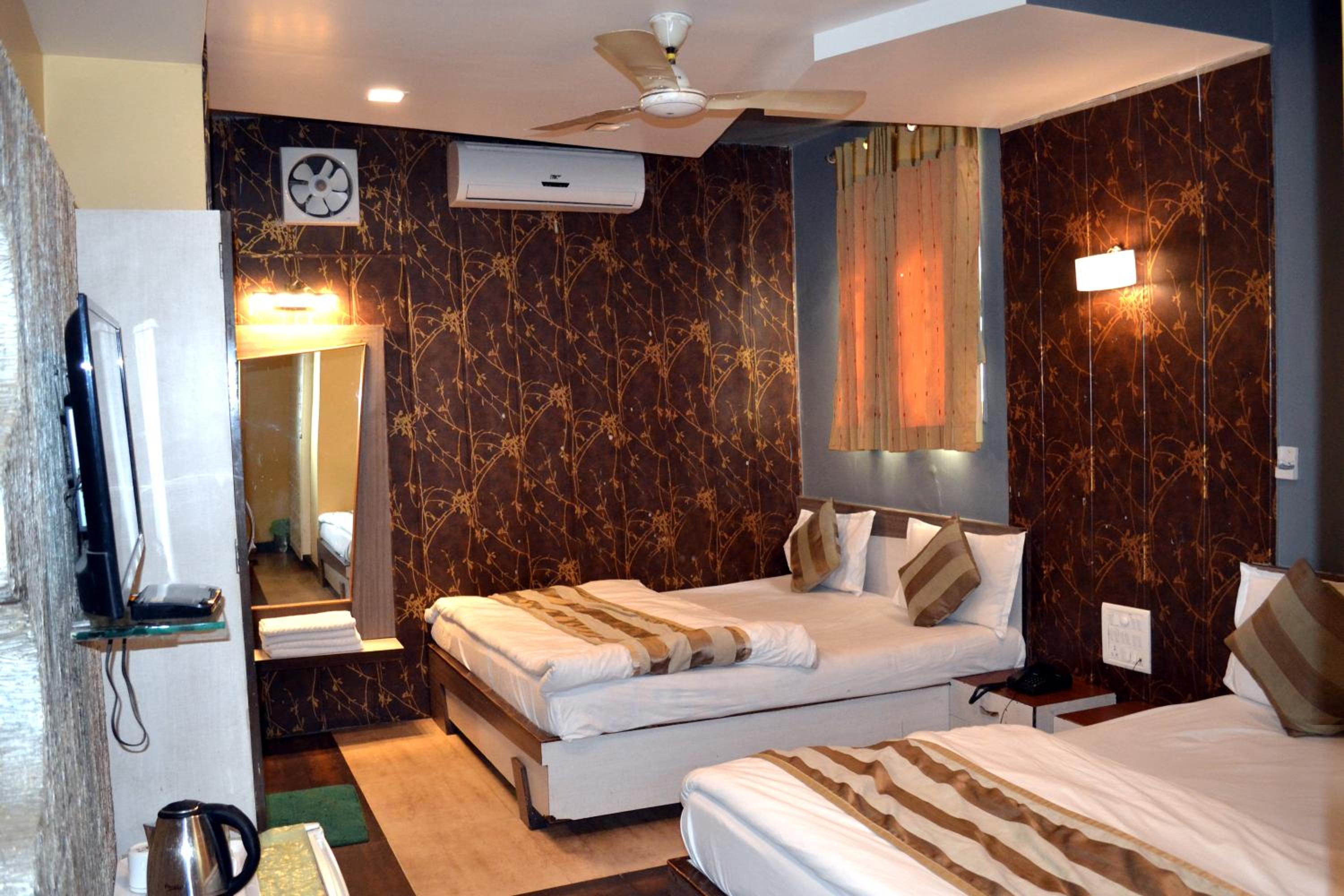 Family Room - Photo 25