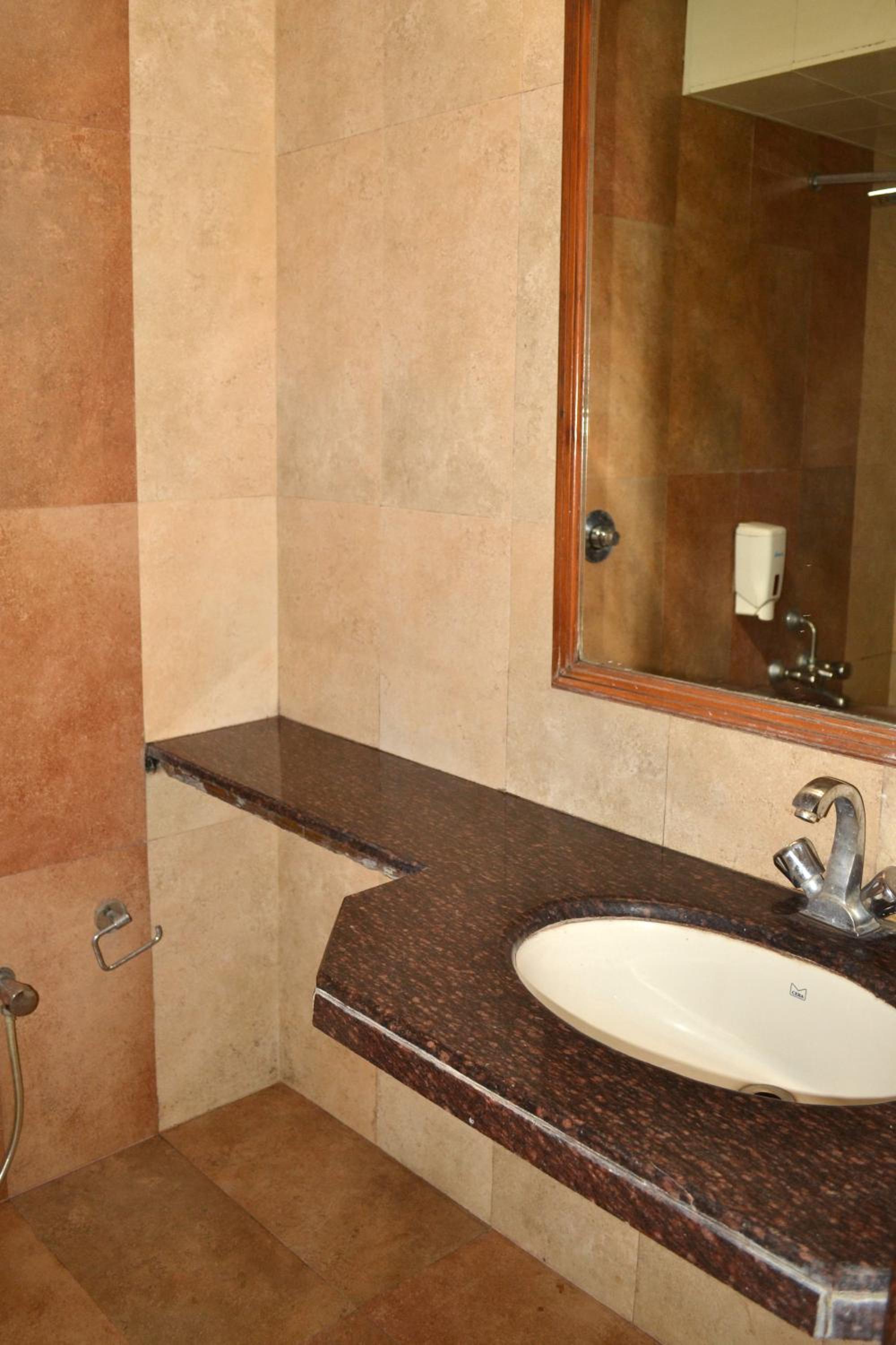 Family Room - Photo 18