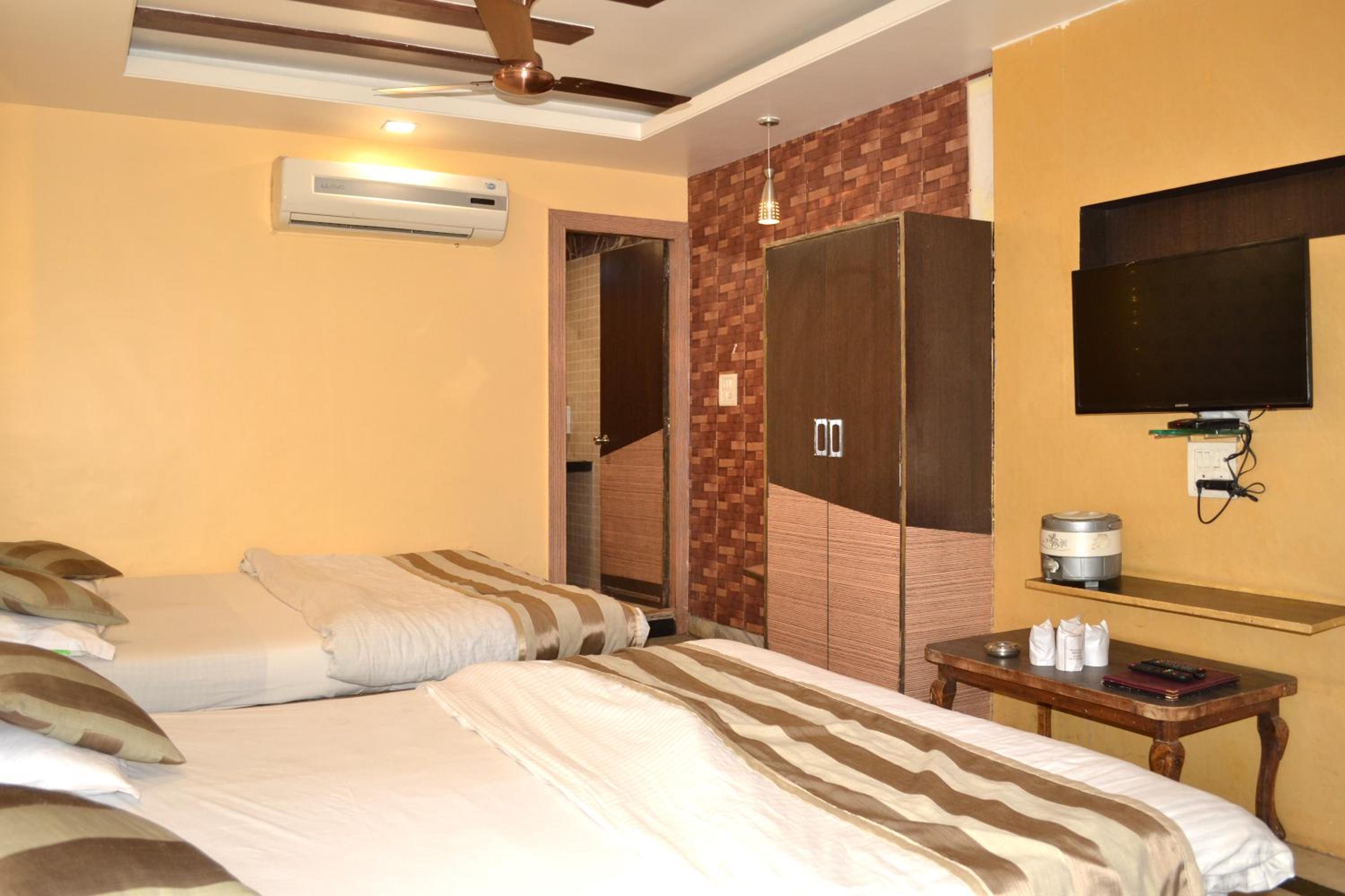 Family Room - Photo 1