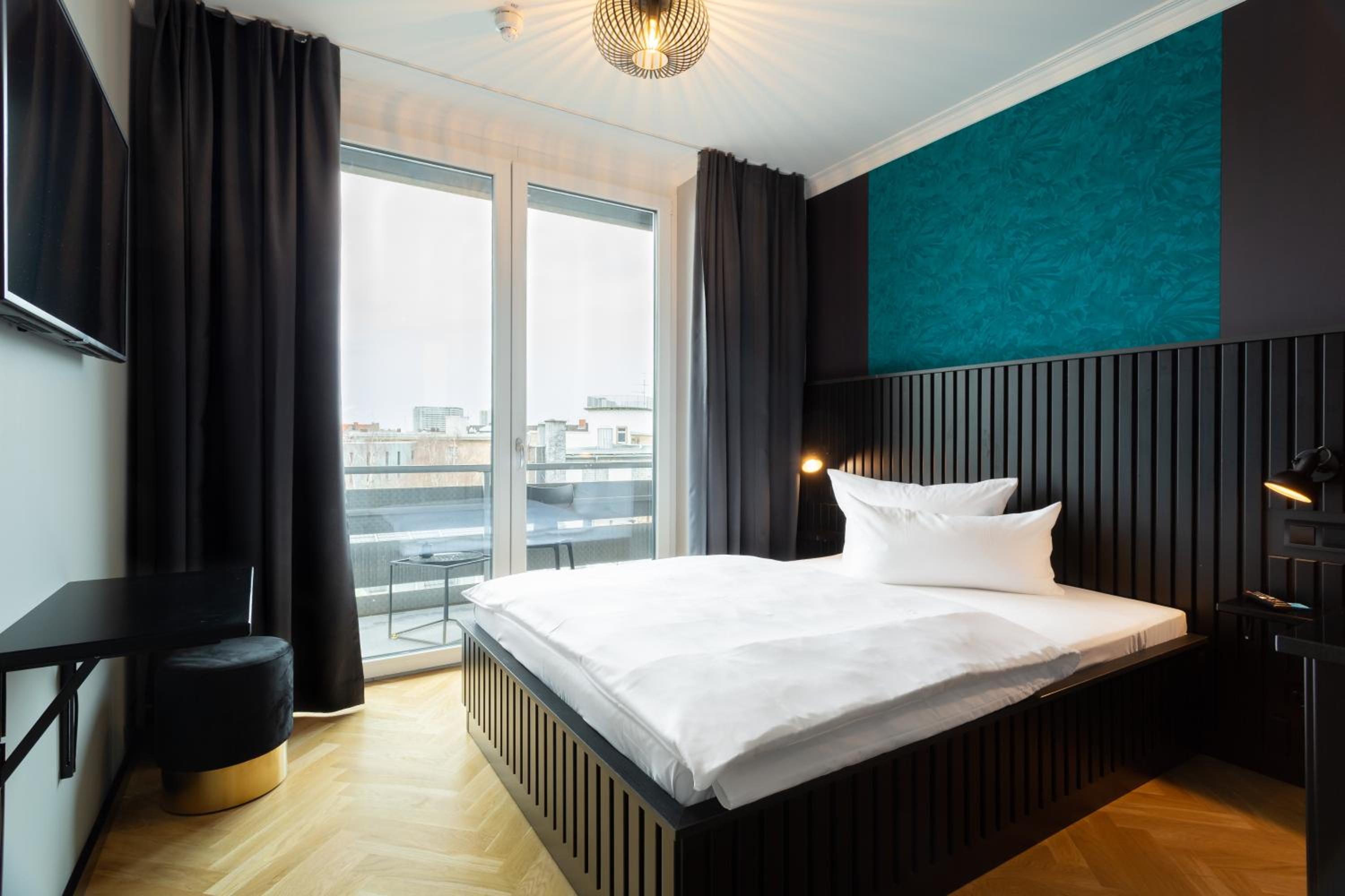 Comfort Double Room with Balcony - Photo 1