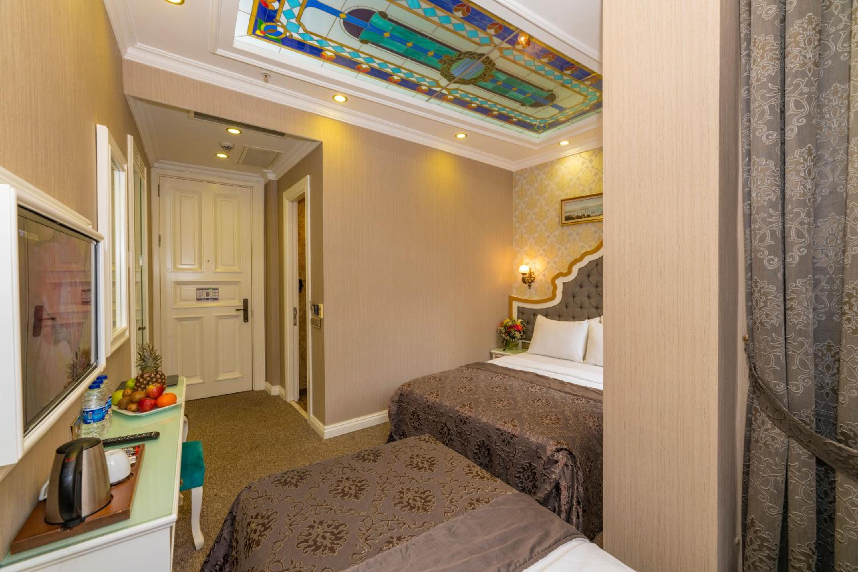 Superior Triple Room photo 3