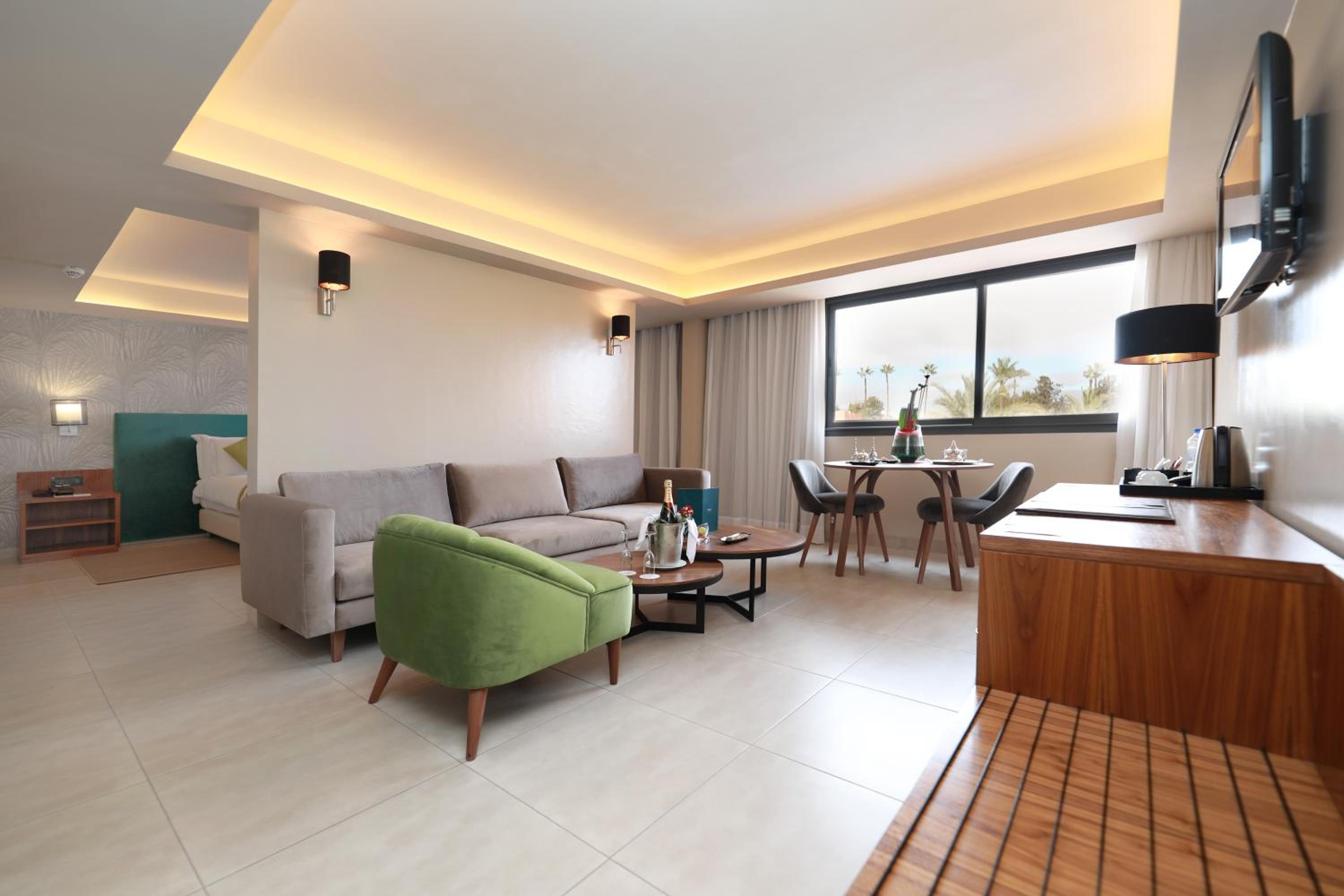 Junior Suite With Pool View - Photo 1