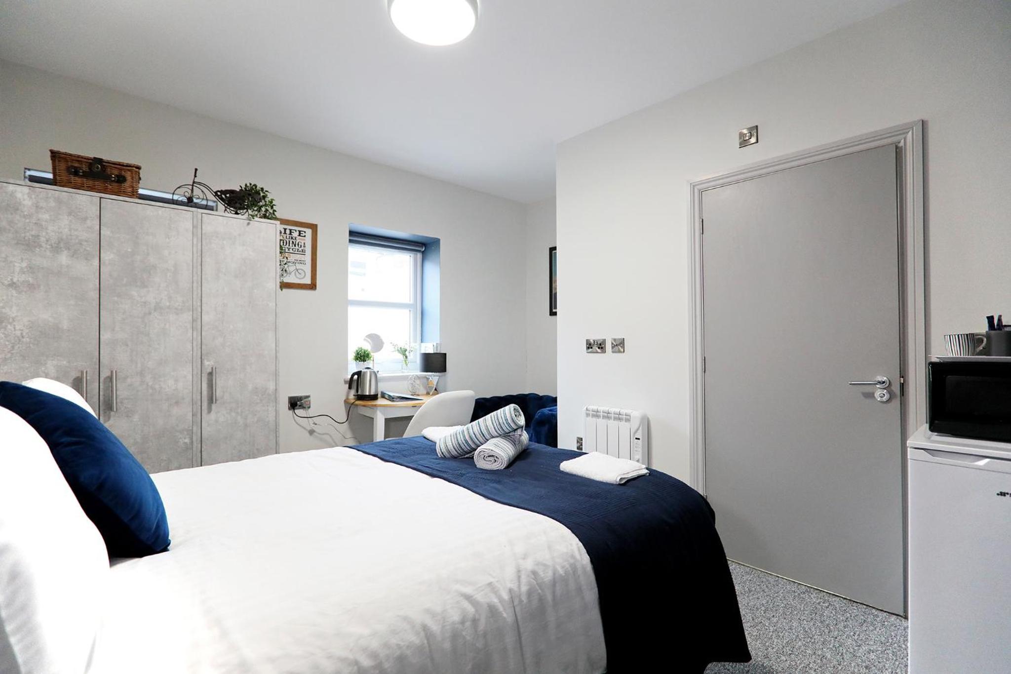 Deluxe Double Room with Shower