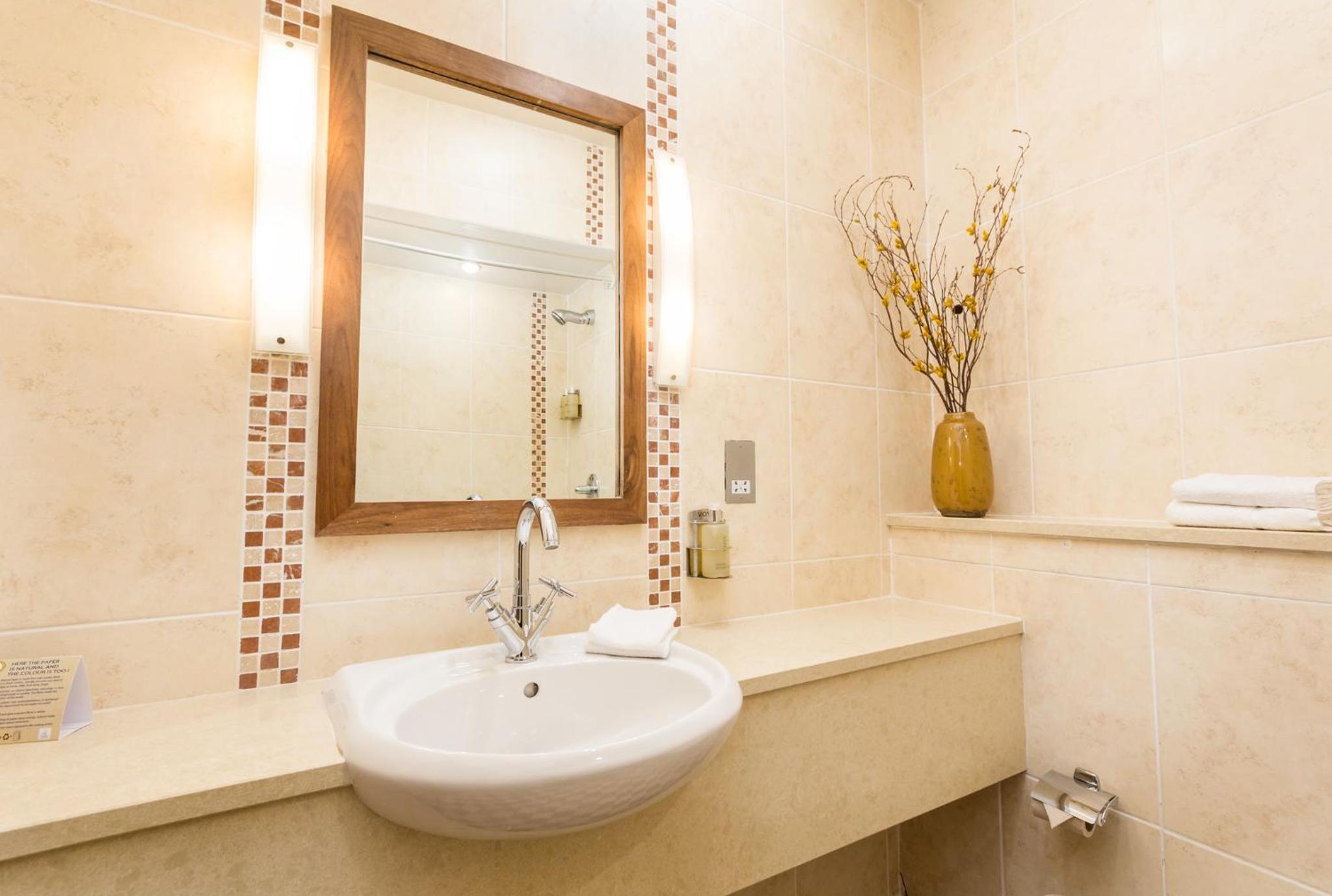 Double or Twin Room - Photo 3