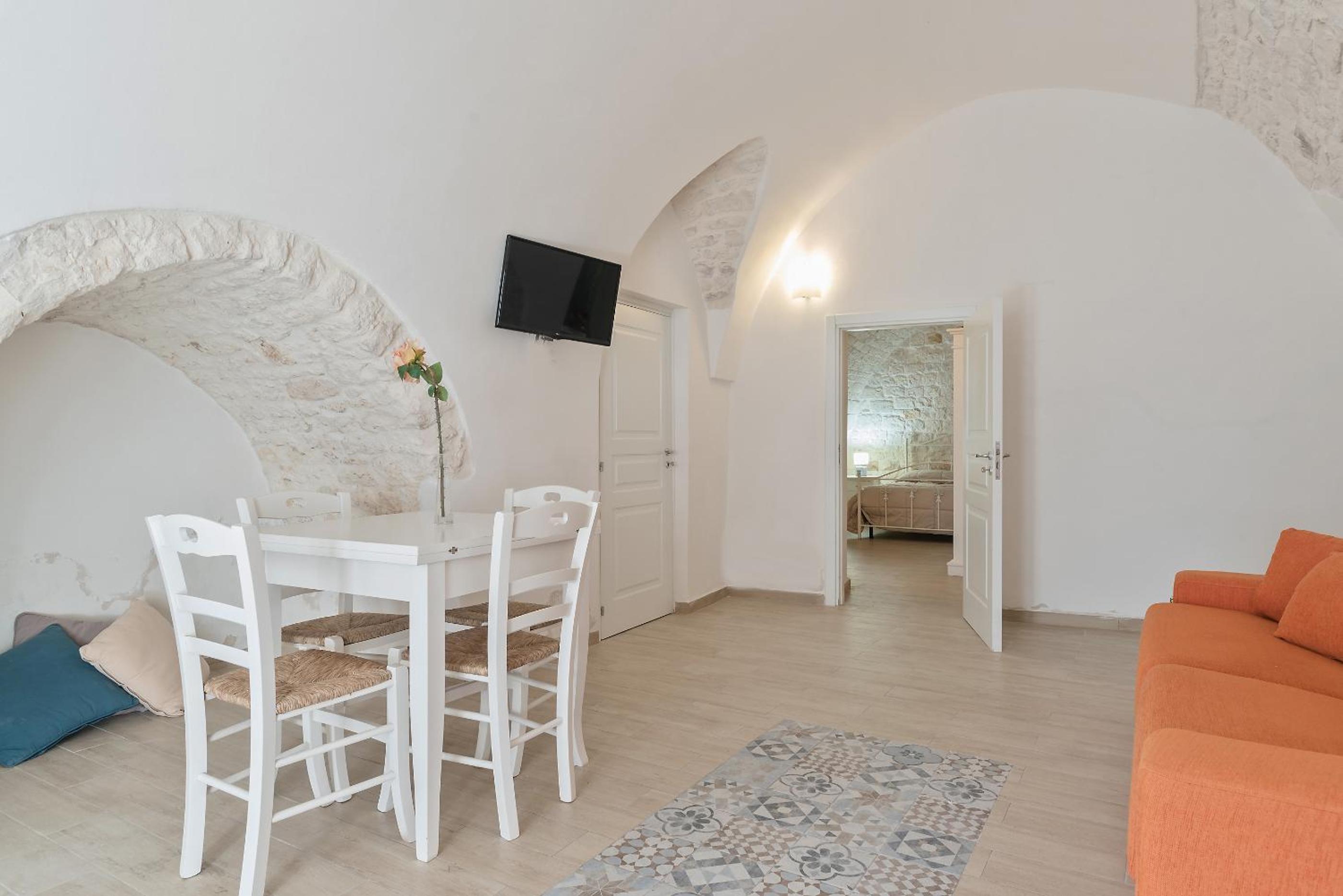 One-Bedroom House photo 1