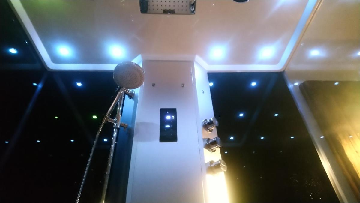 Deluxe King Room photo 1