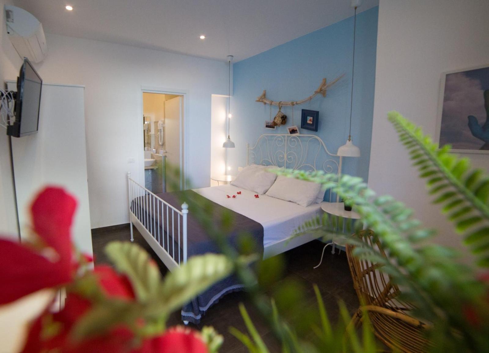 Studio Apartment photo 1