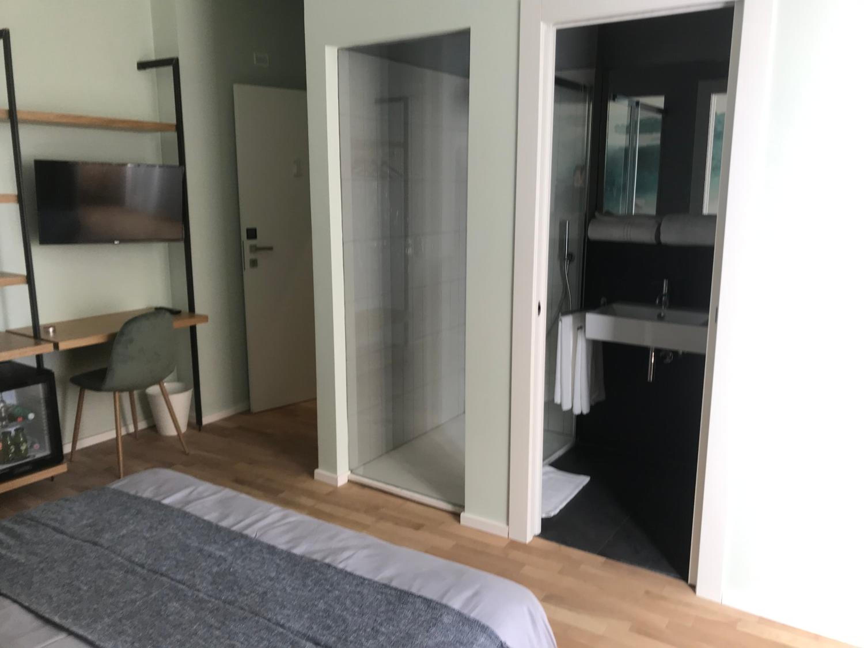 Deluxe Double or Twin Room with Balcony - Photo 5