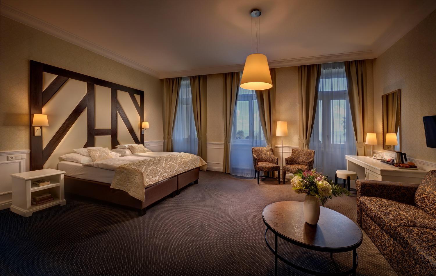 Deluxe Room with Extra Bed photo 2