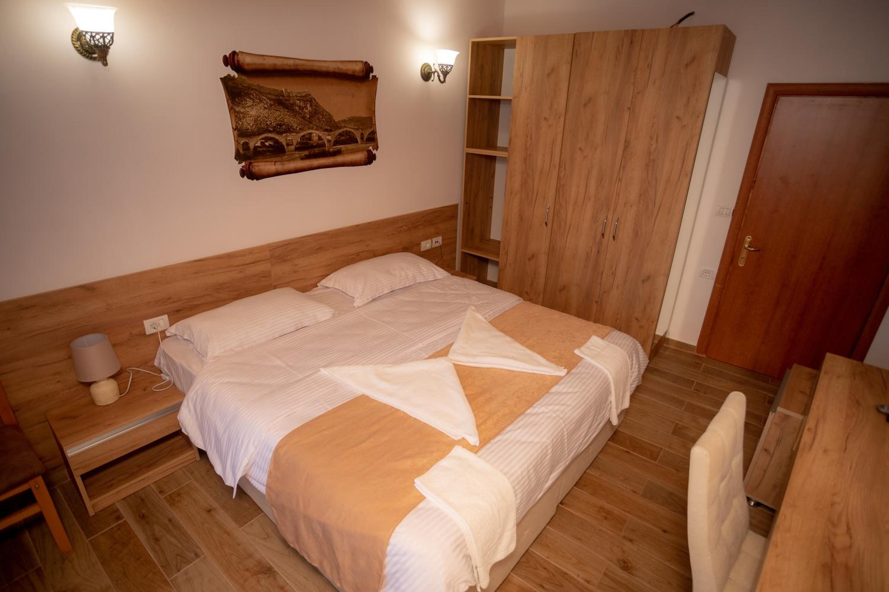 Double or Twin Room with Lake View