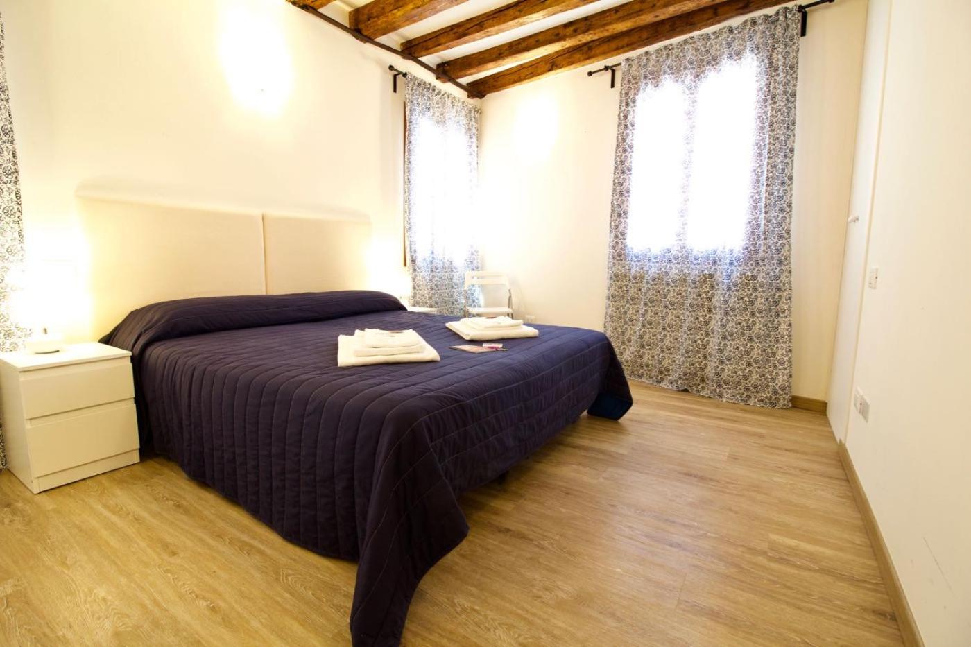 Twin Room with Extra Bed photo 3