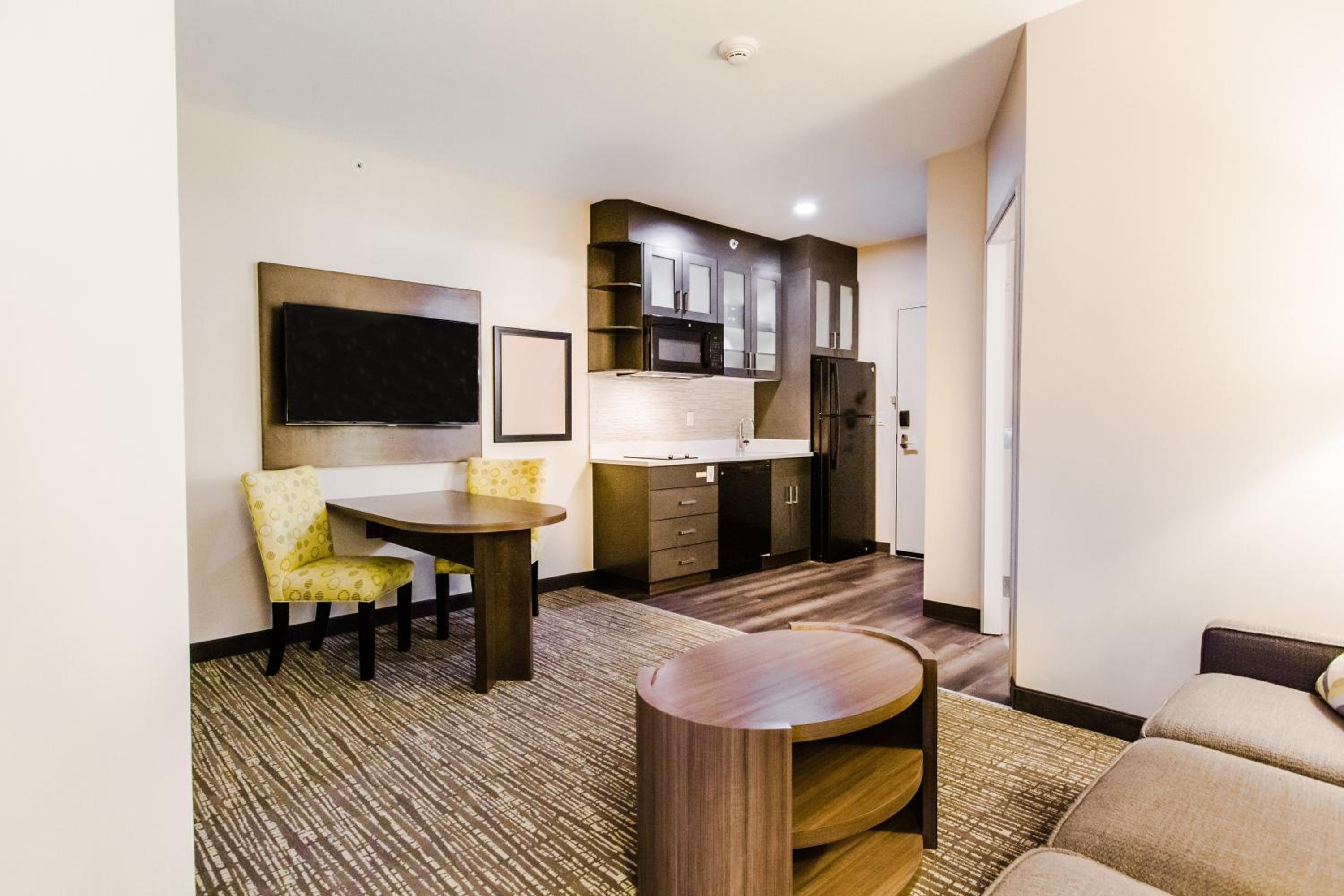 One-Bedroom Suite One King Bed Non-Smoking