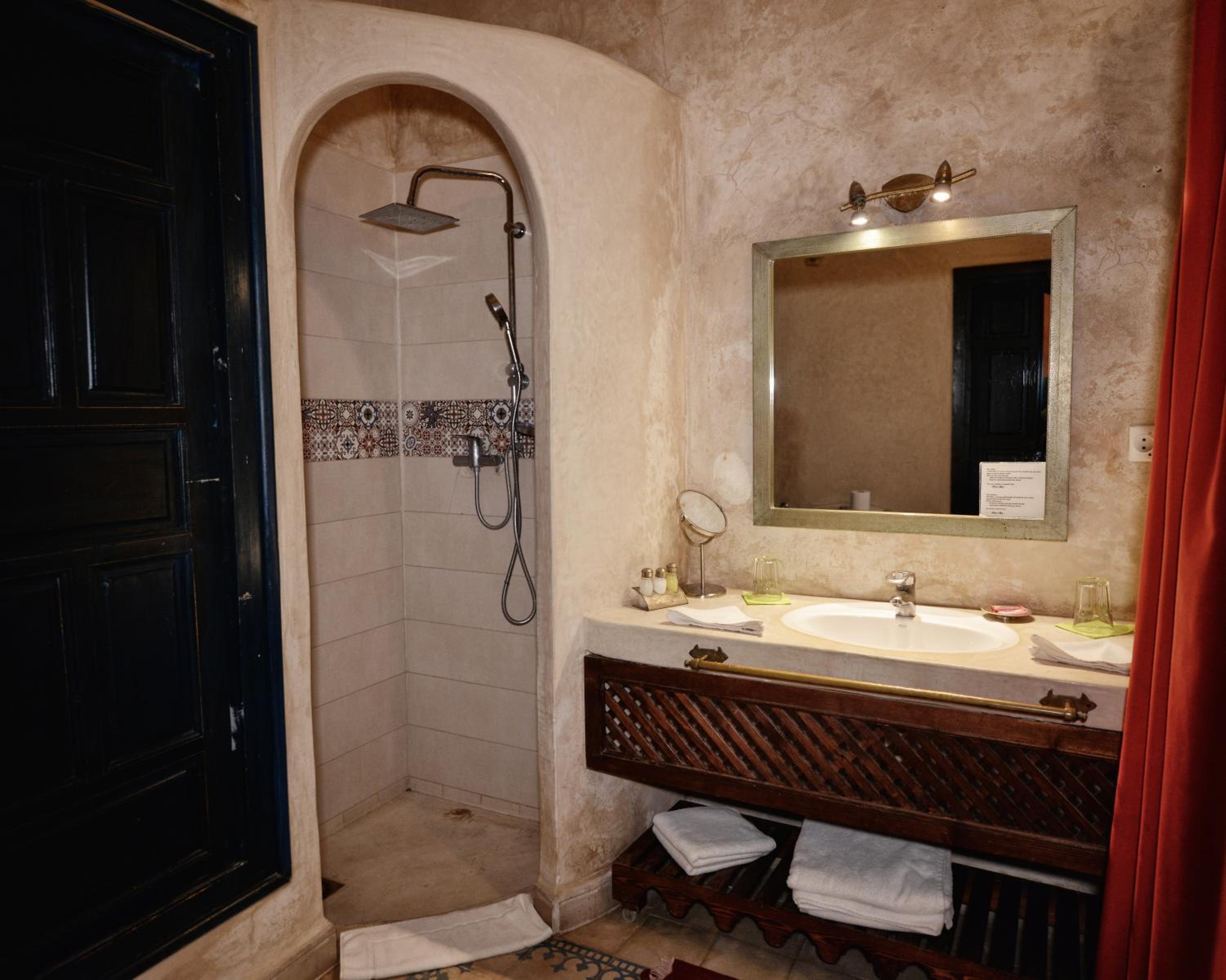 Hibiscus Double Room - Photo 4