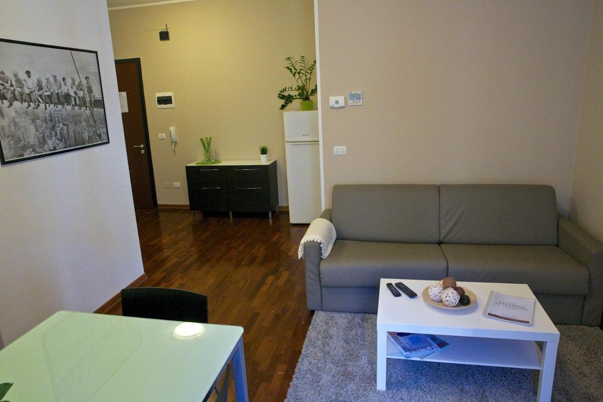 Apartment photo 2