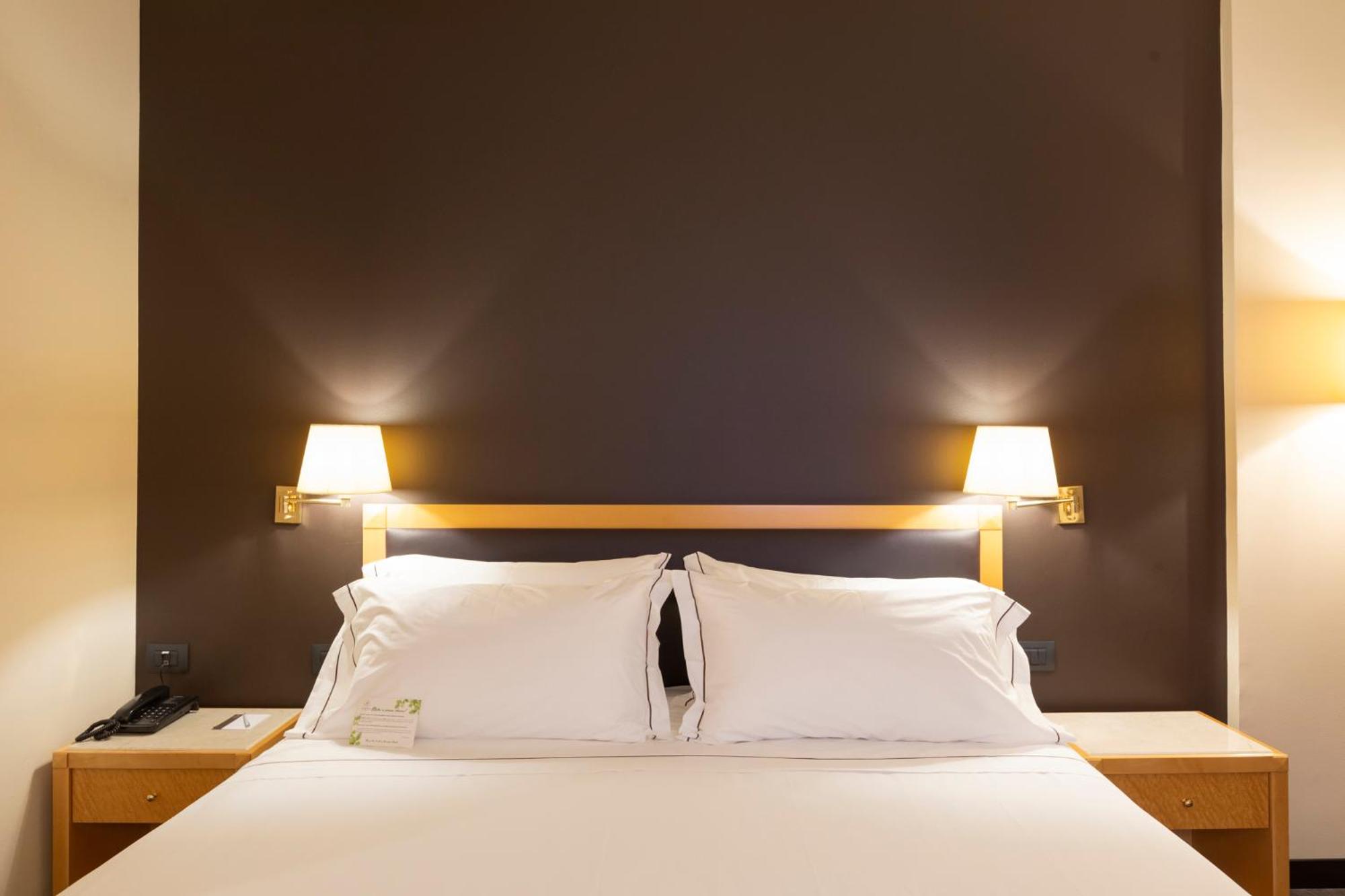 Executive Double or Twin Room thumbnail 6