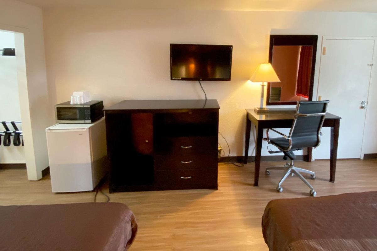 Double Room with Two Double Beds photo 3