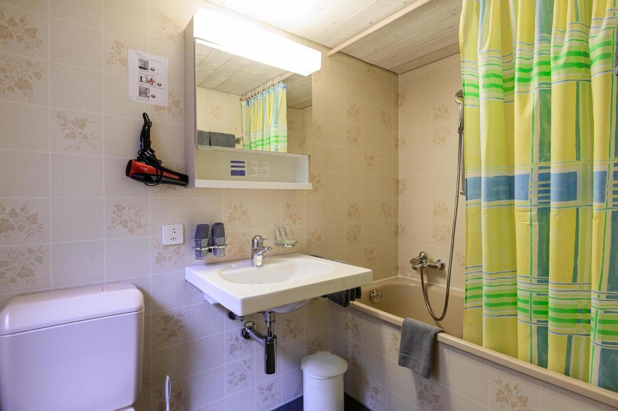 Triple Room with Private Bathroom (no view) photo 2