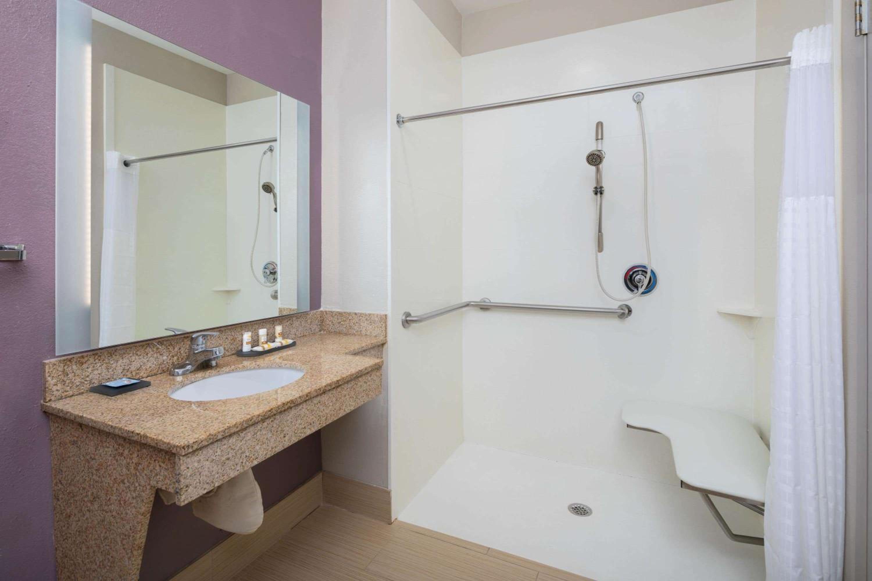 King Room - Disability Access - Photo 2