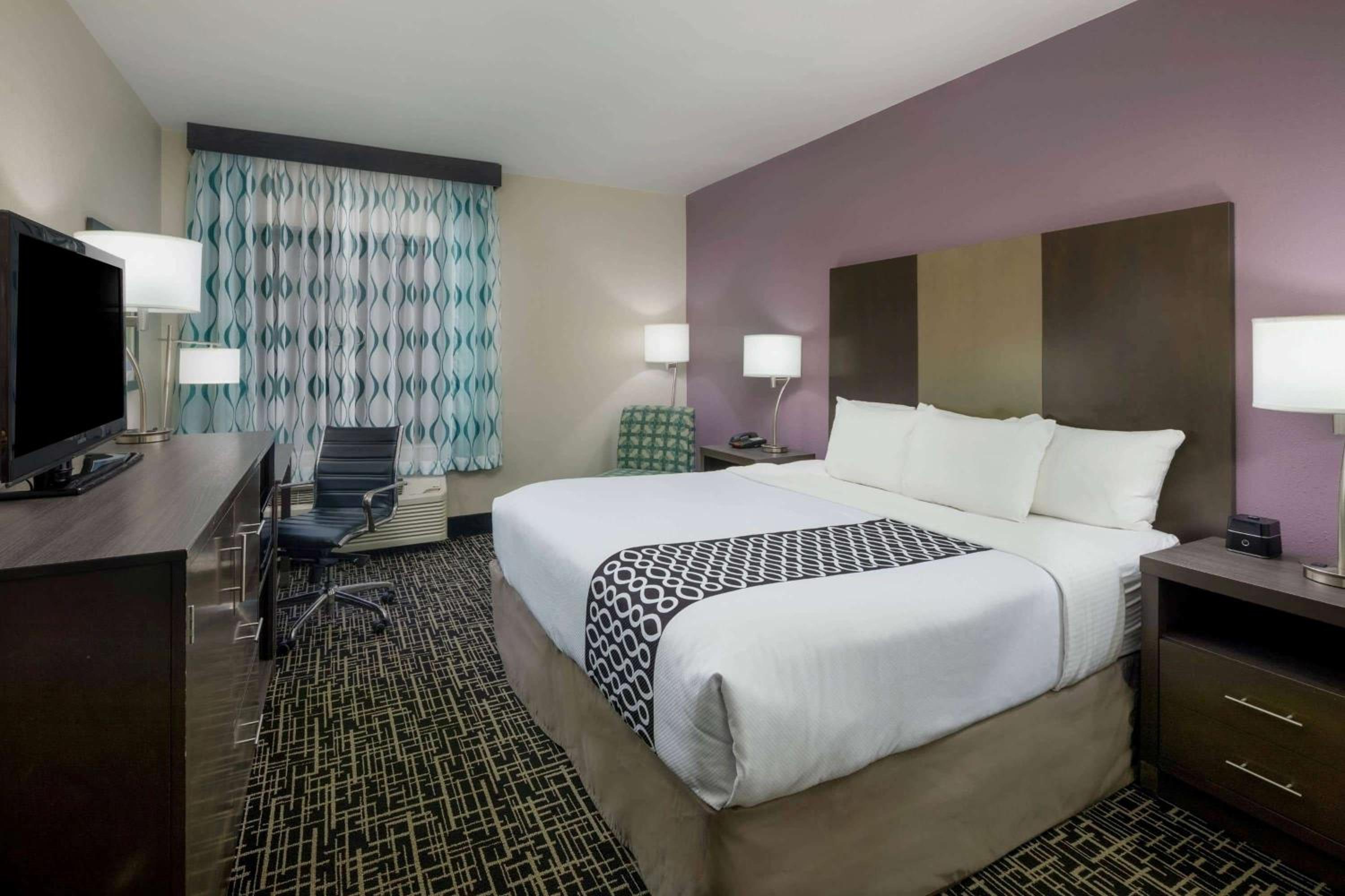King Room - Disability Access - Photo 3