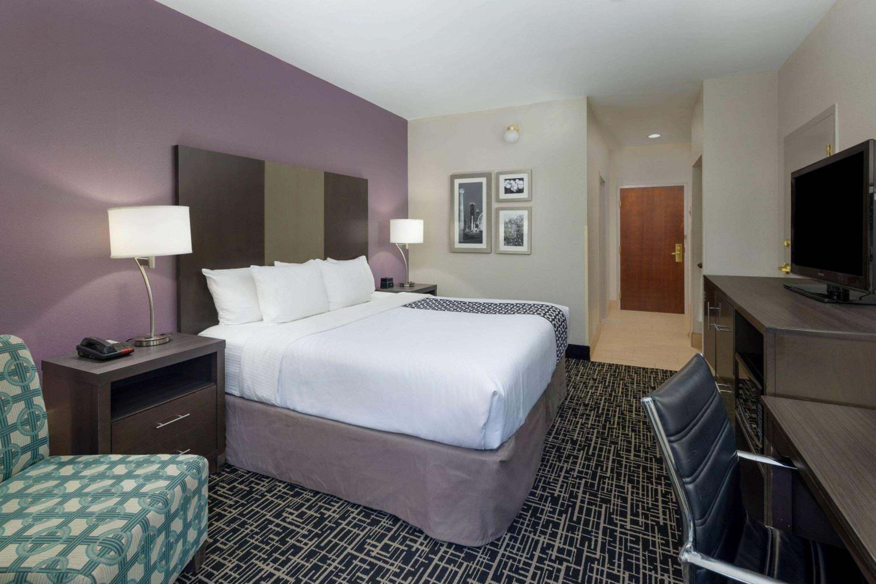 King Room - Disability Access - Photo 7