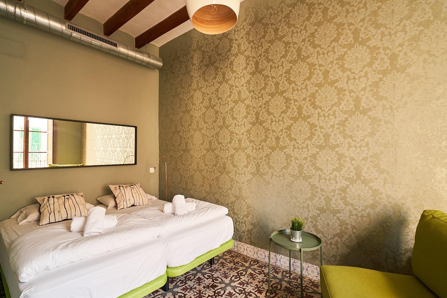 Double Room with Shared Bathroom photo 2