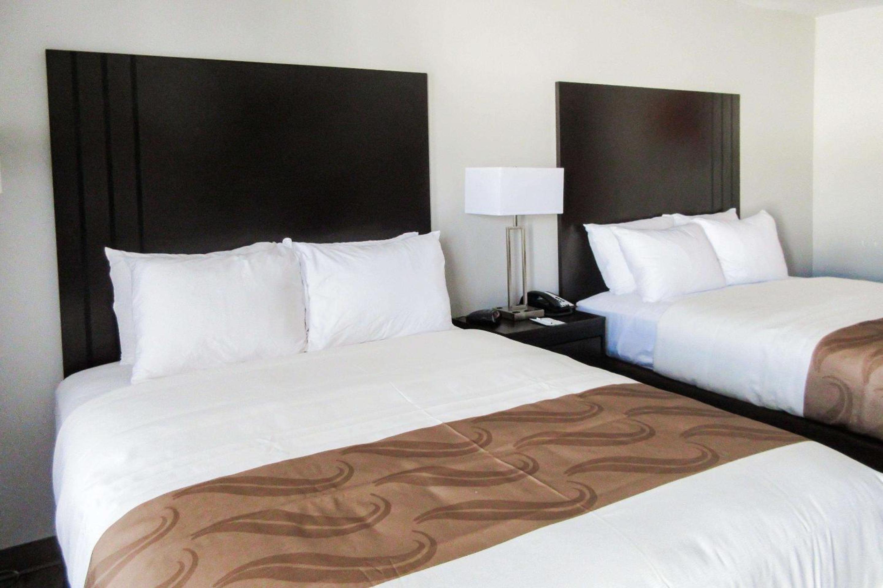 Queen Room with Two Queen Beds - Non-Smoking - Photo 1