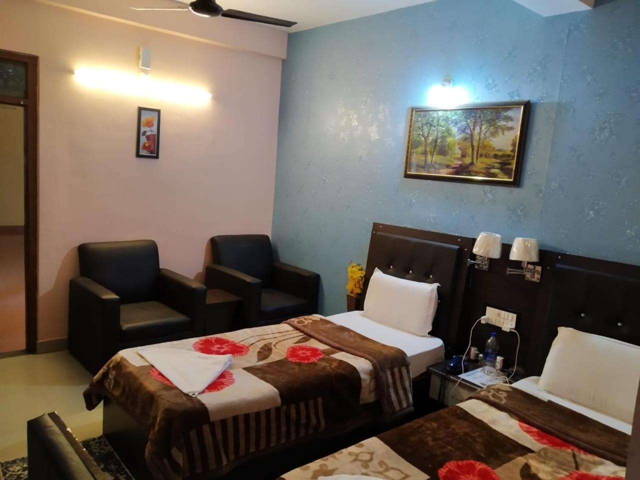 Deluxe Double or Twin Room - Photo 10