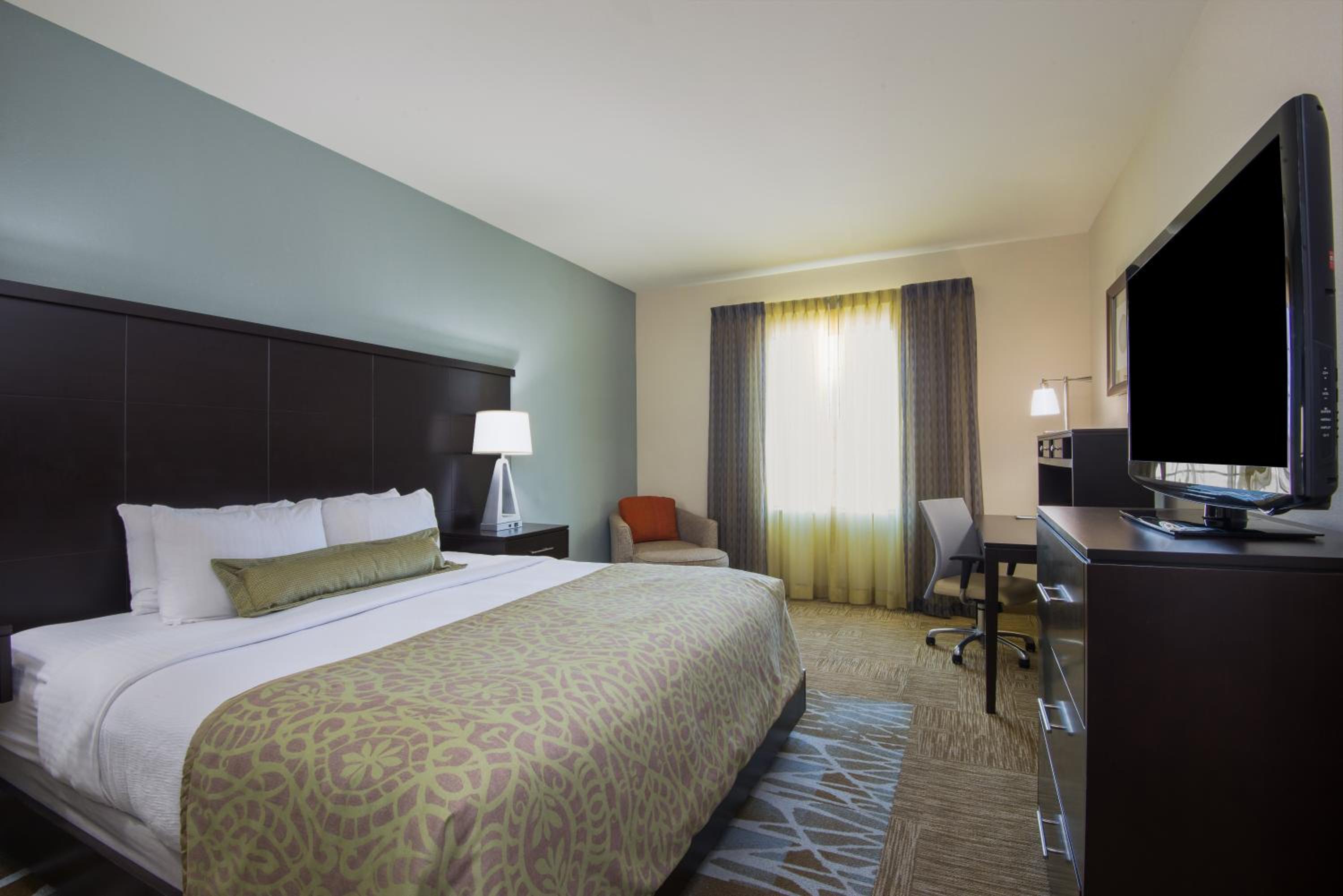 Two-Bedroom Suite with Dining Kitchen - Photo 1