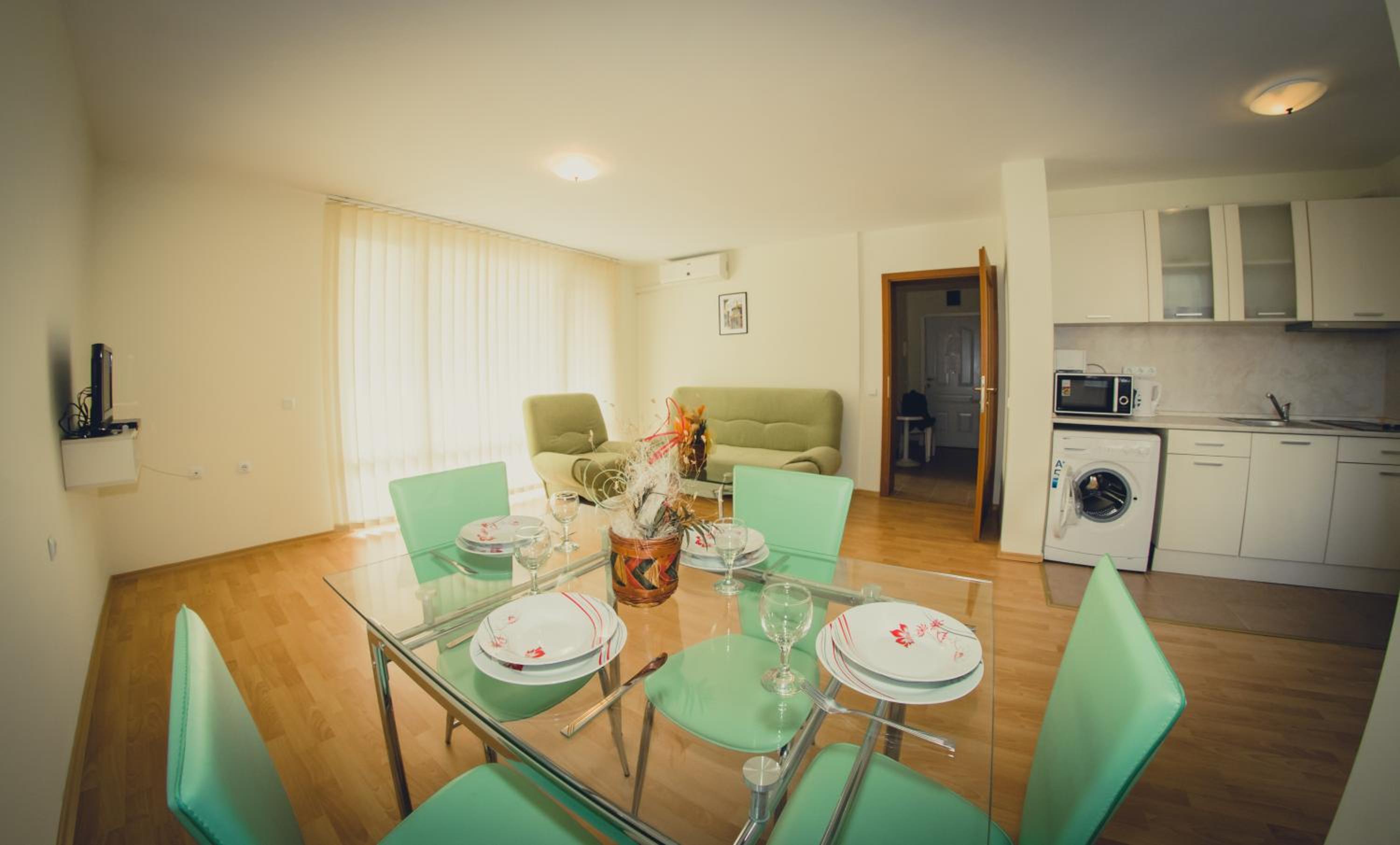 Two-Bedroom Apartment with Balcony (4 Adults + 2 Children)