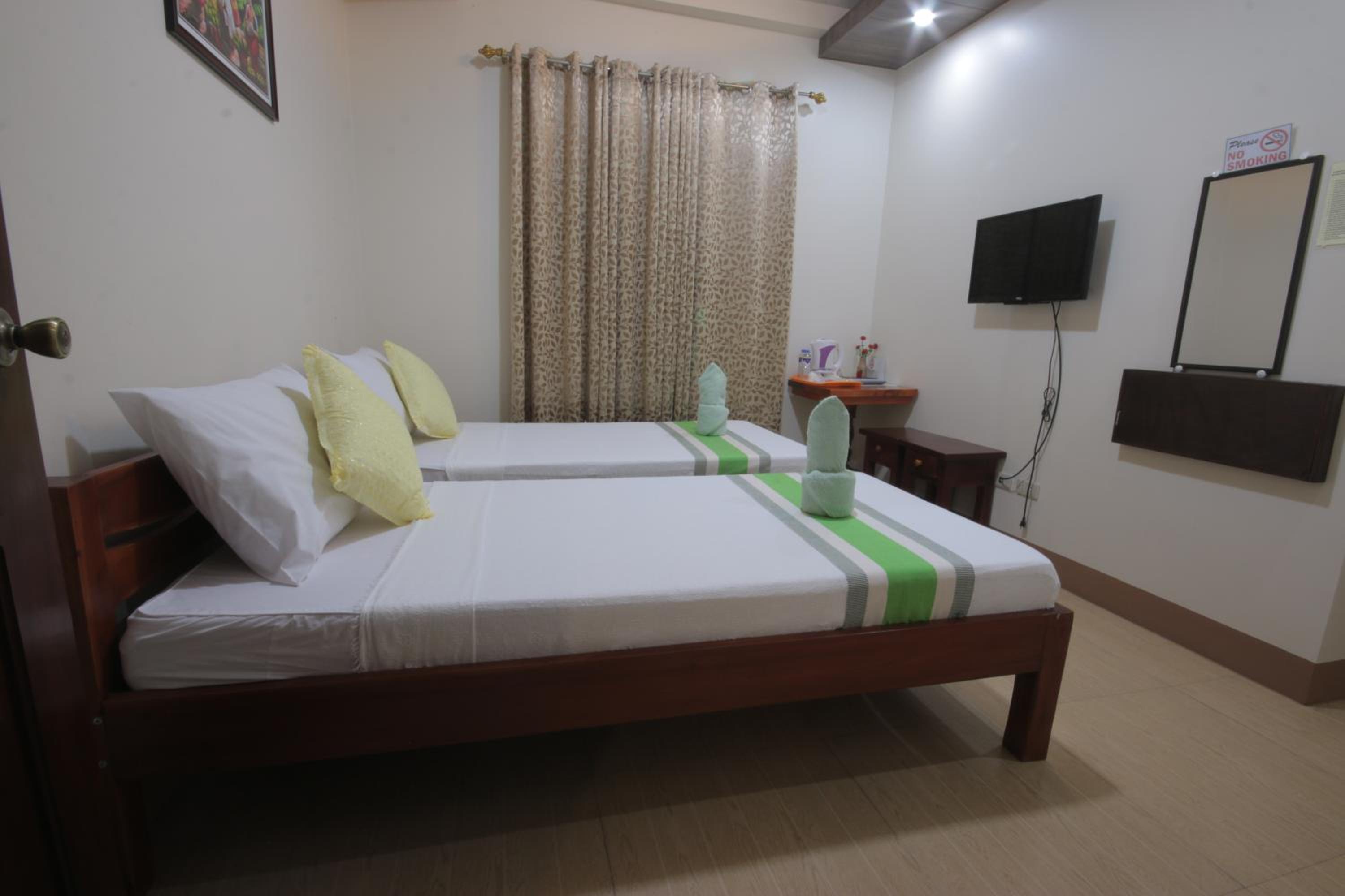 Twin Room with Bathroom photo 2