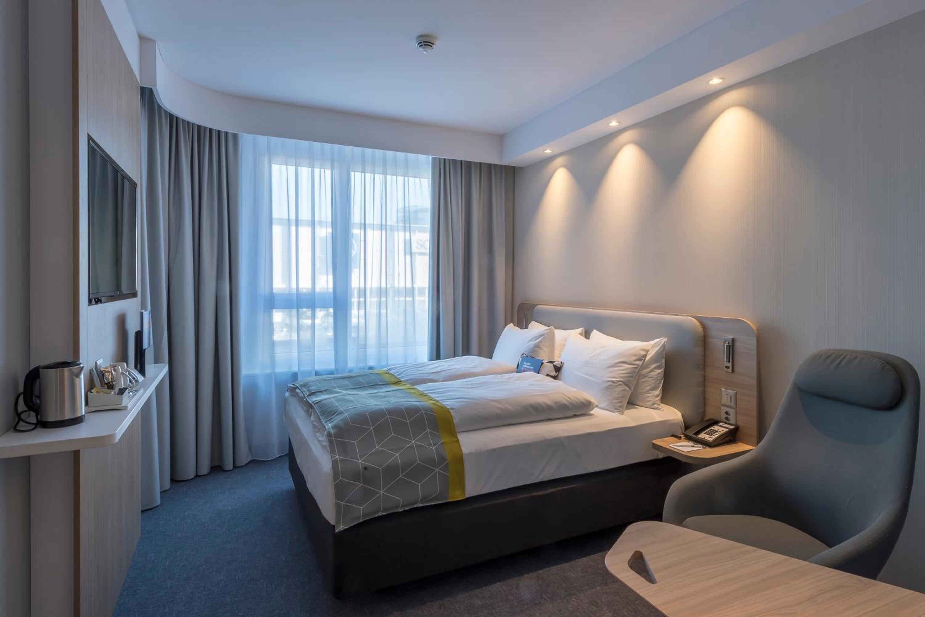 Double Suite with Sofa Bed and Mountain View