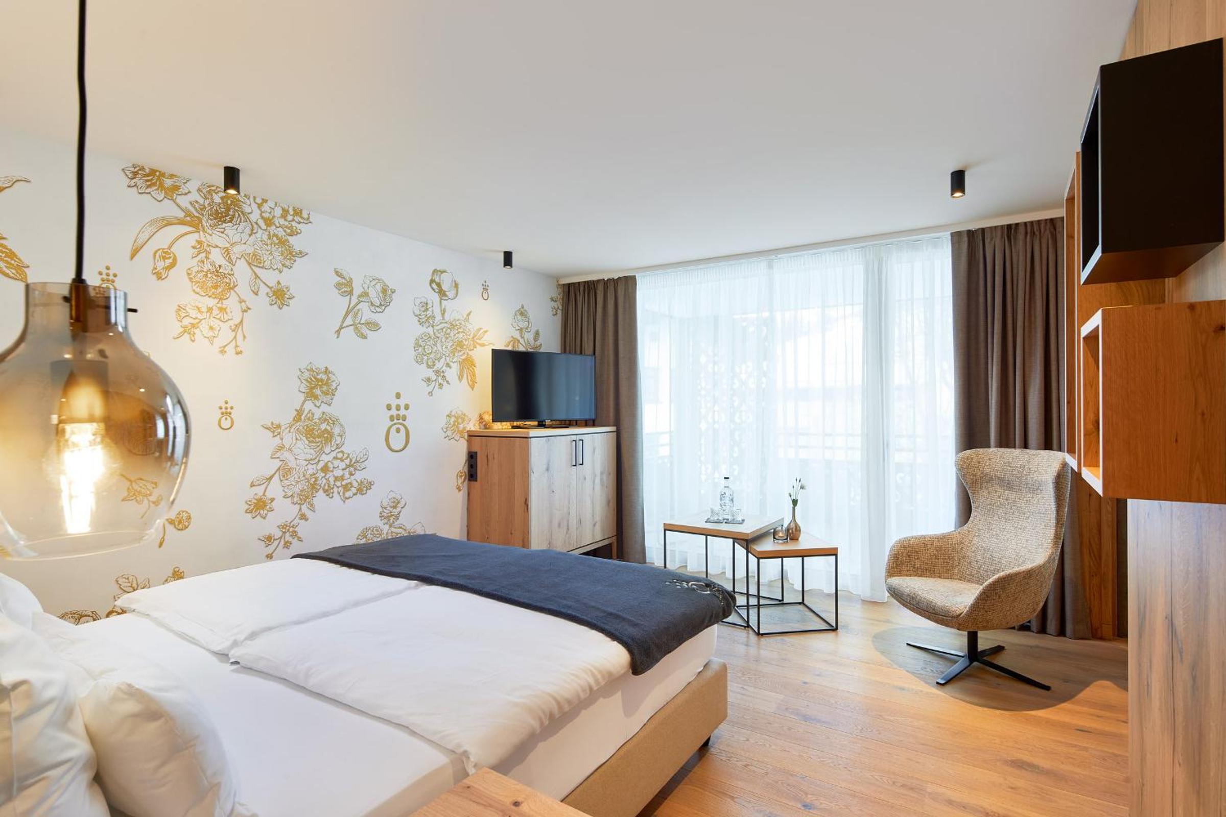 Premium Suite - Photo 1
