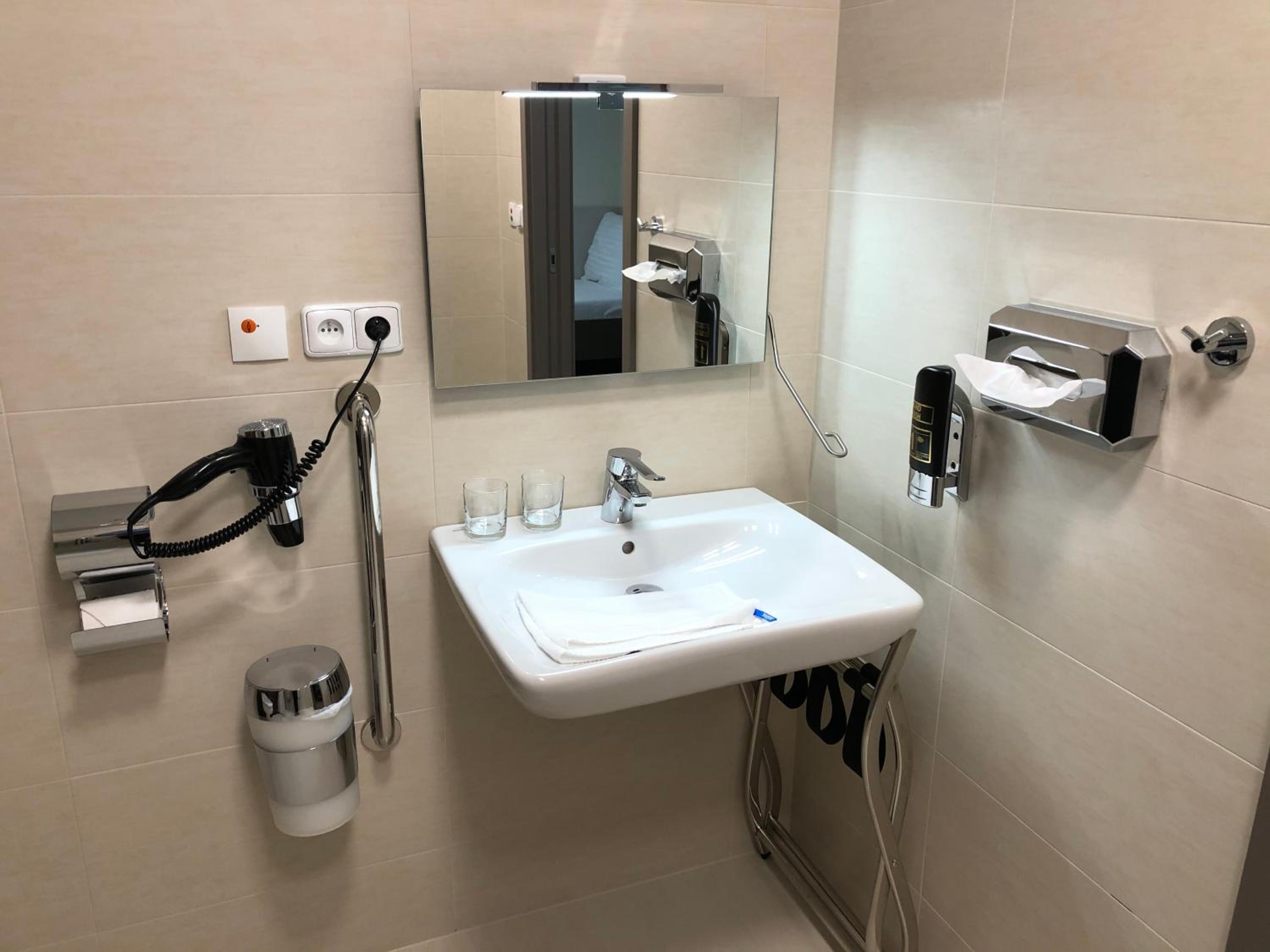 Twin Room - Disability Access