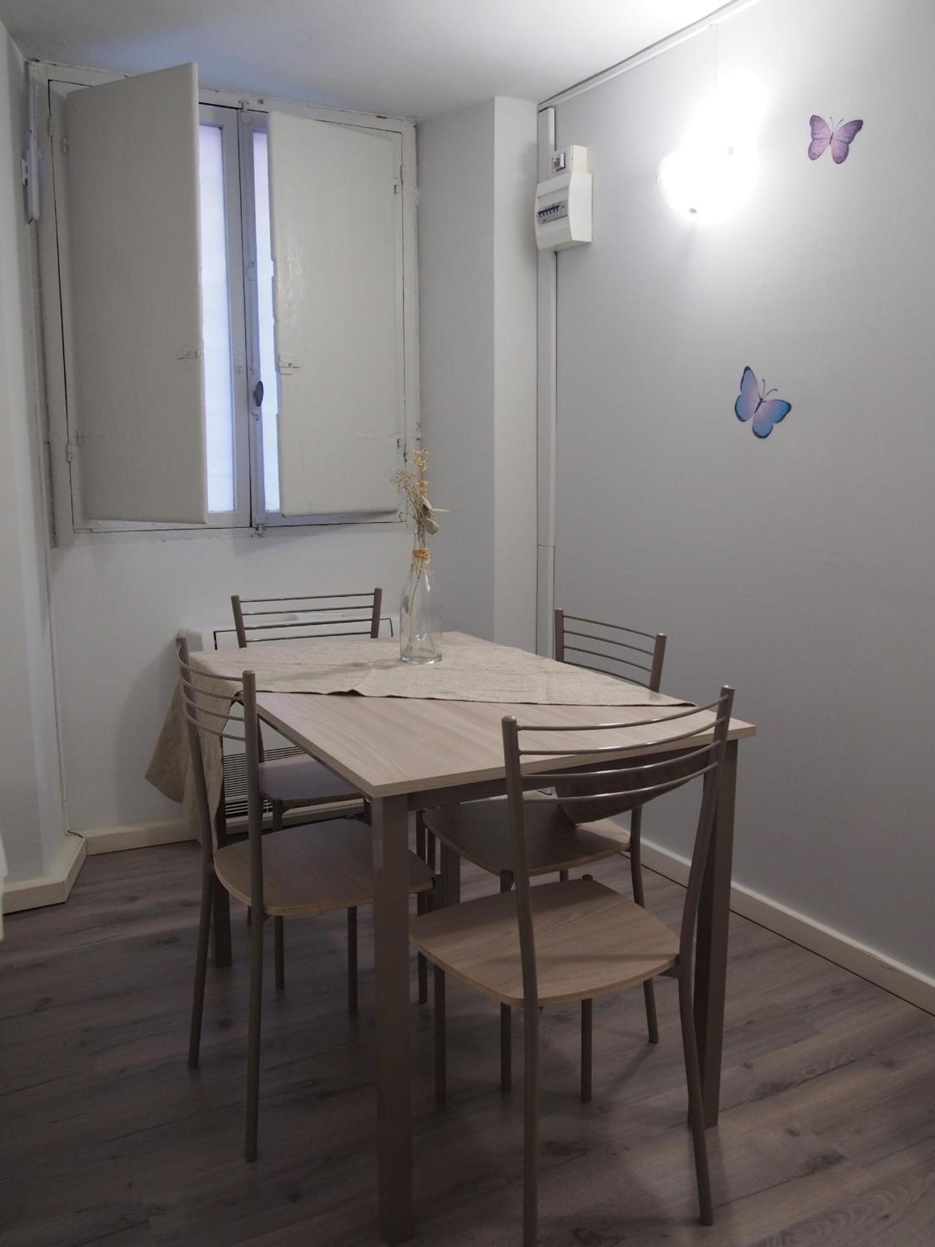 One-Bedroom Apartment - Annex