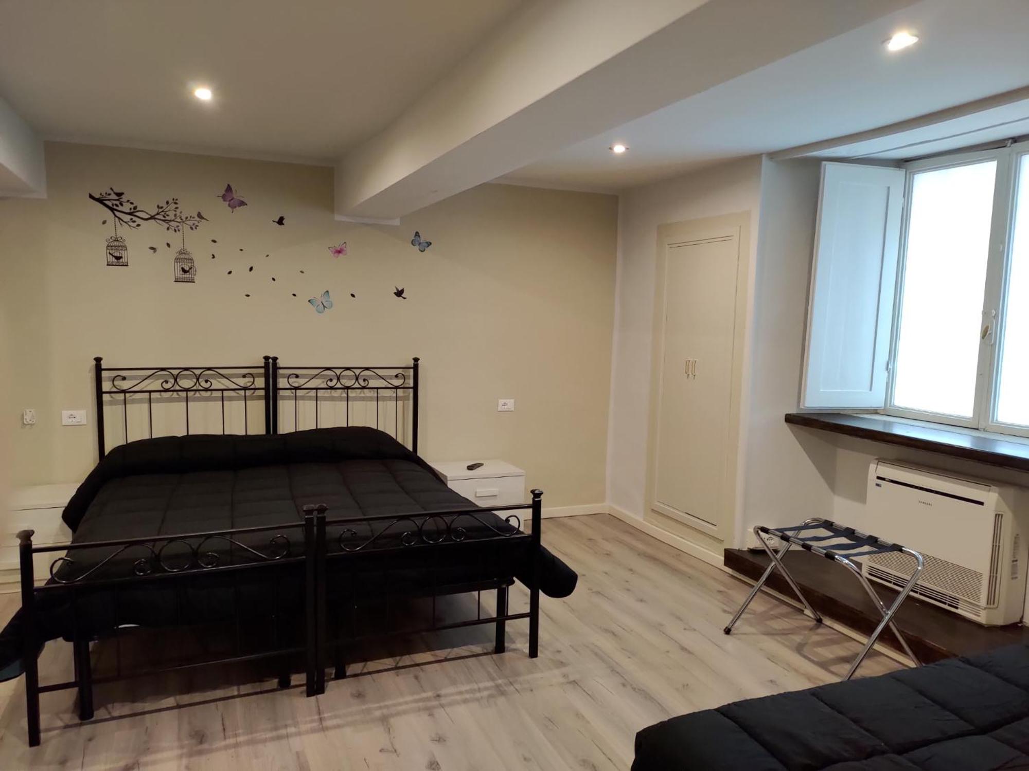 One-Bedroom Apartment - Annex