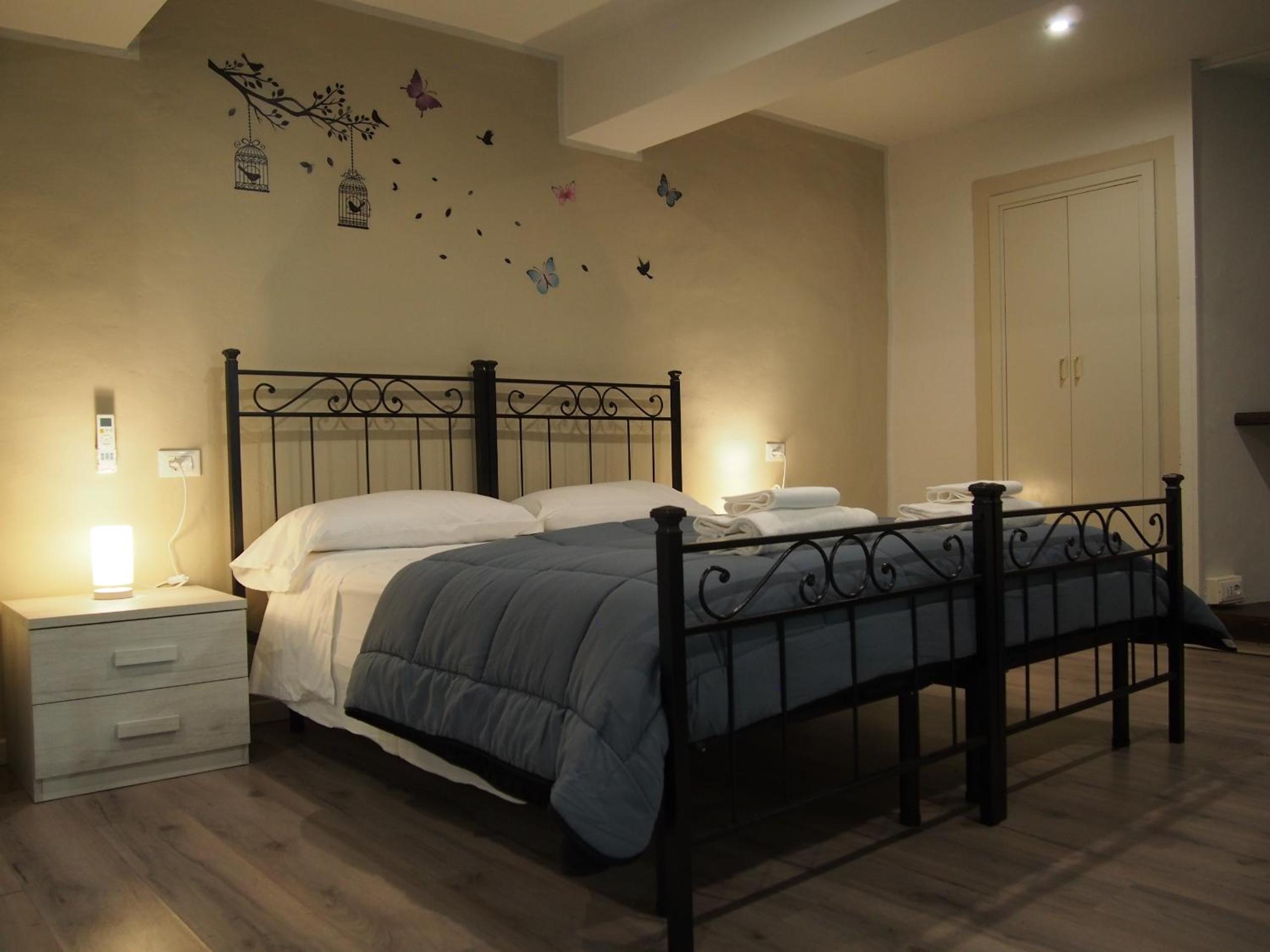 One-Bedroom Apartment - Annex
