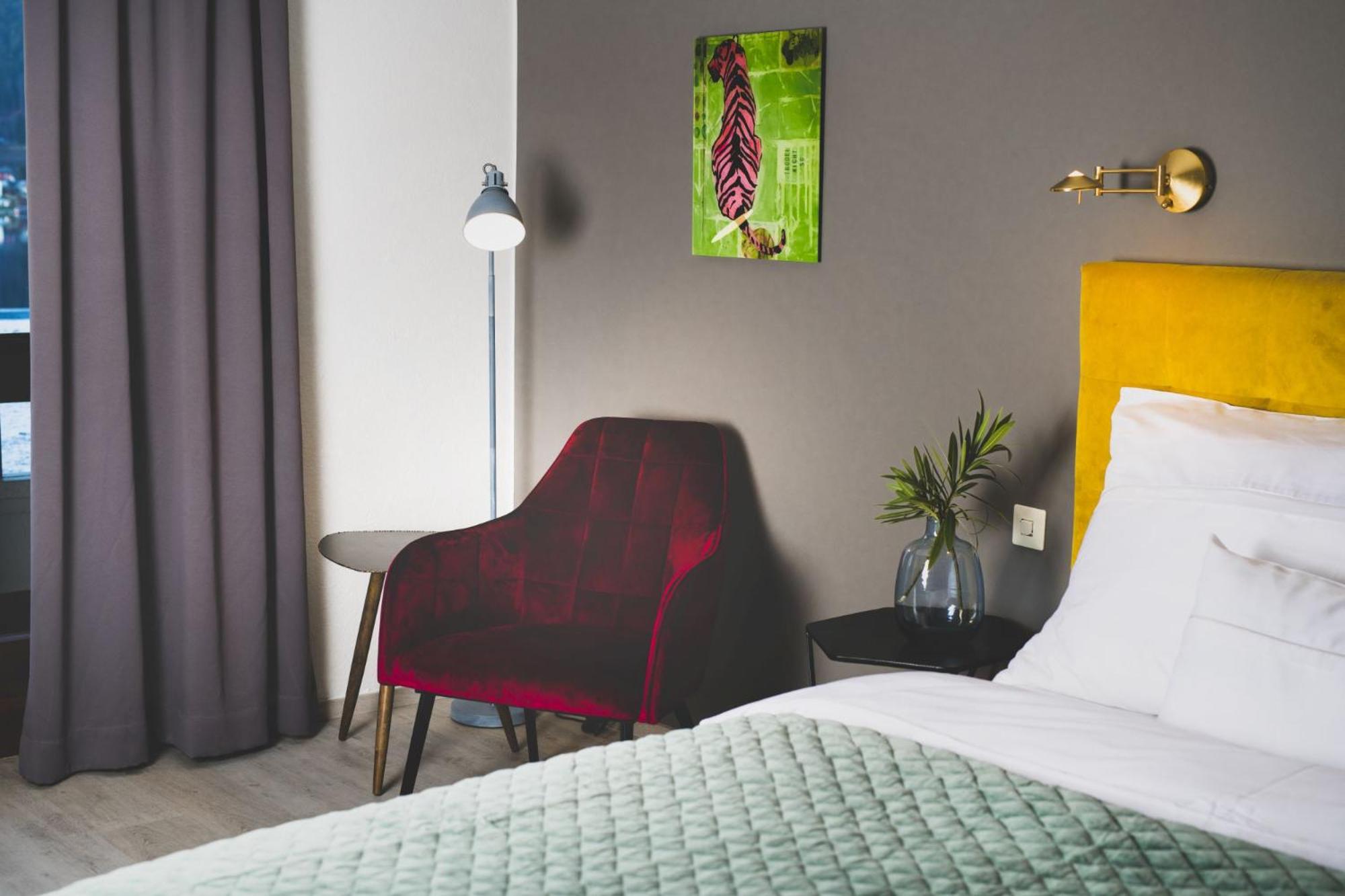 Superior Double Room with Lake View - Photo 4