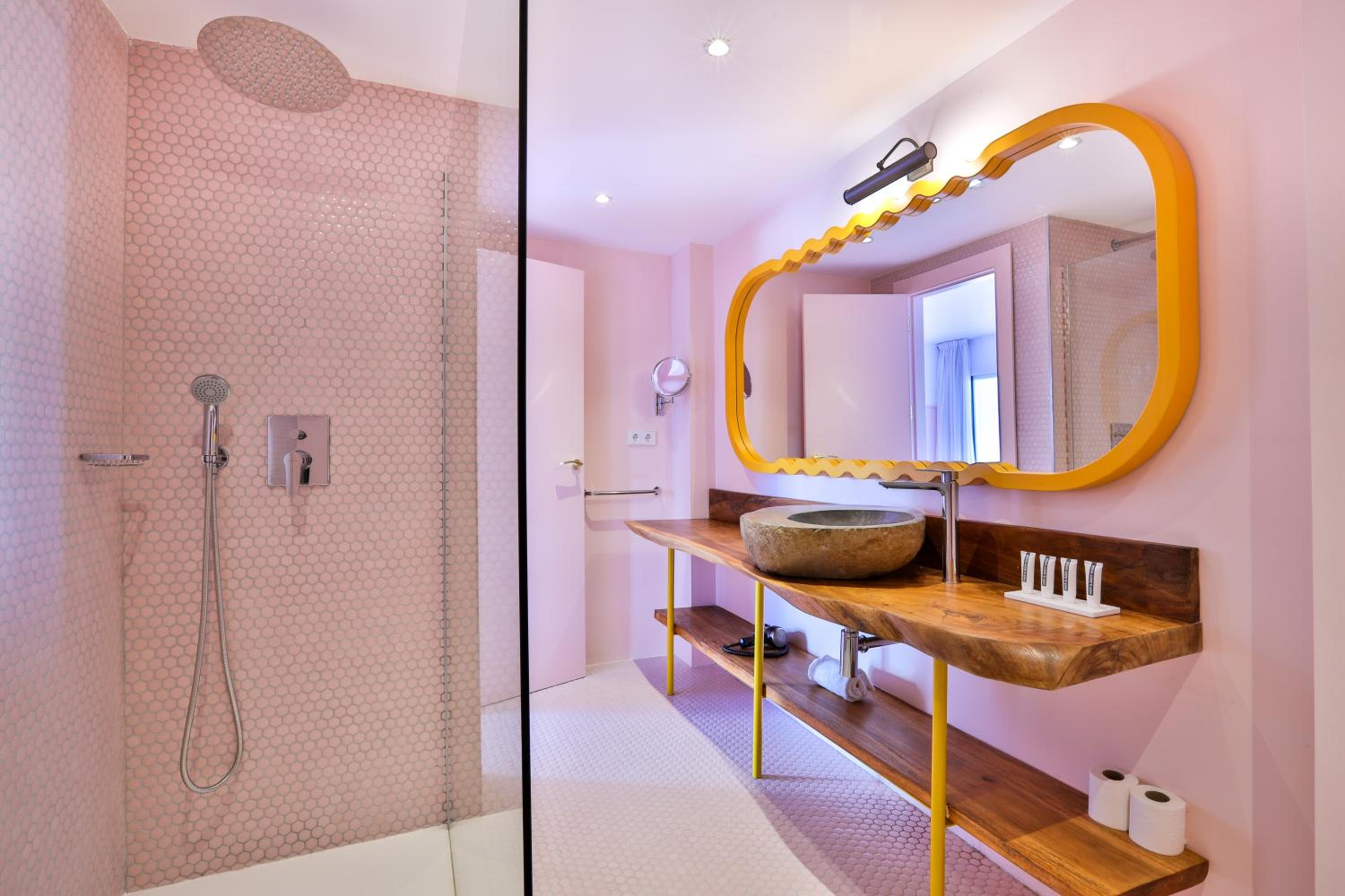 Junior Suite (3 Adults) - Photo 3